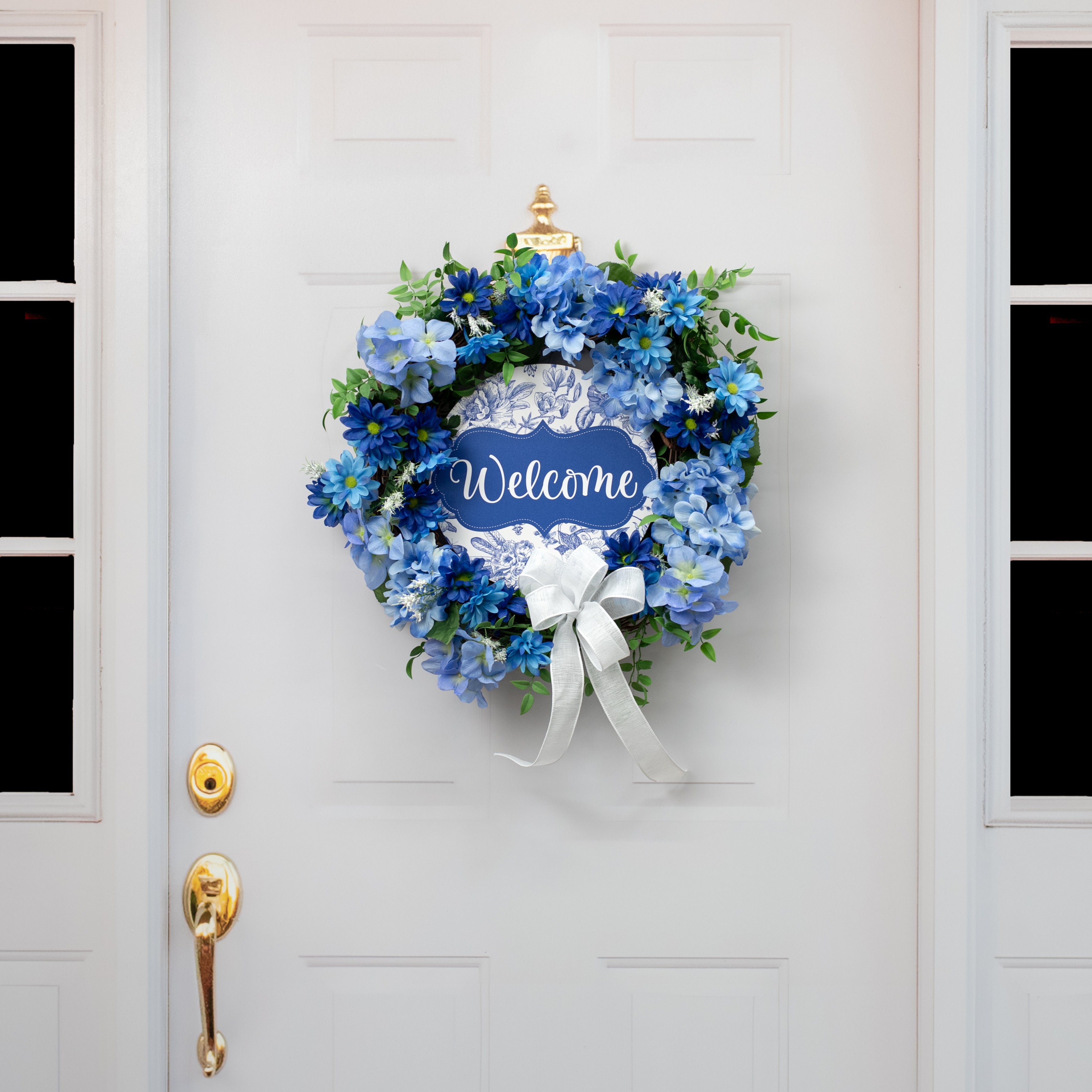10.5" Round Waterproof Sign: Scalloped Welcome Blue Floral Chinoiserie detail photo 4