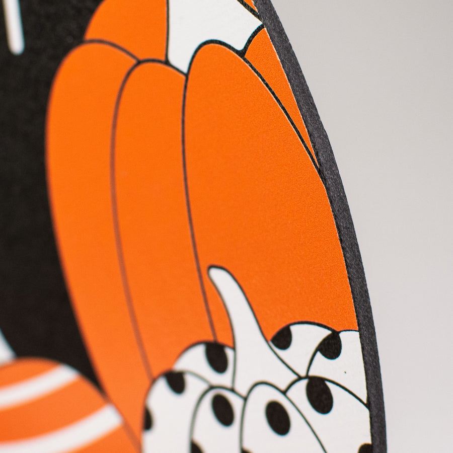 9.4" Round Waterproof Sign: Spooky Pattern Pumpkins detail photo 3
