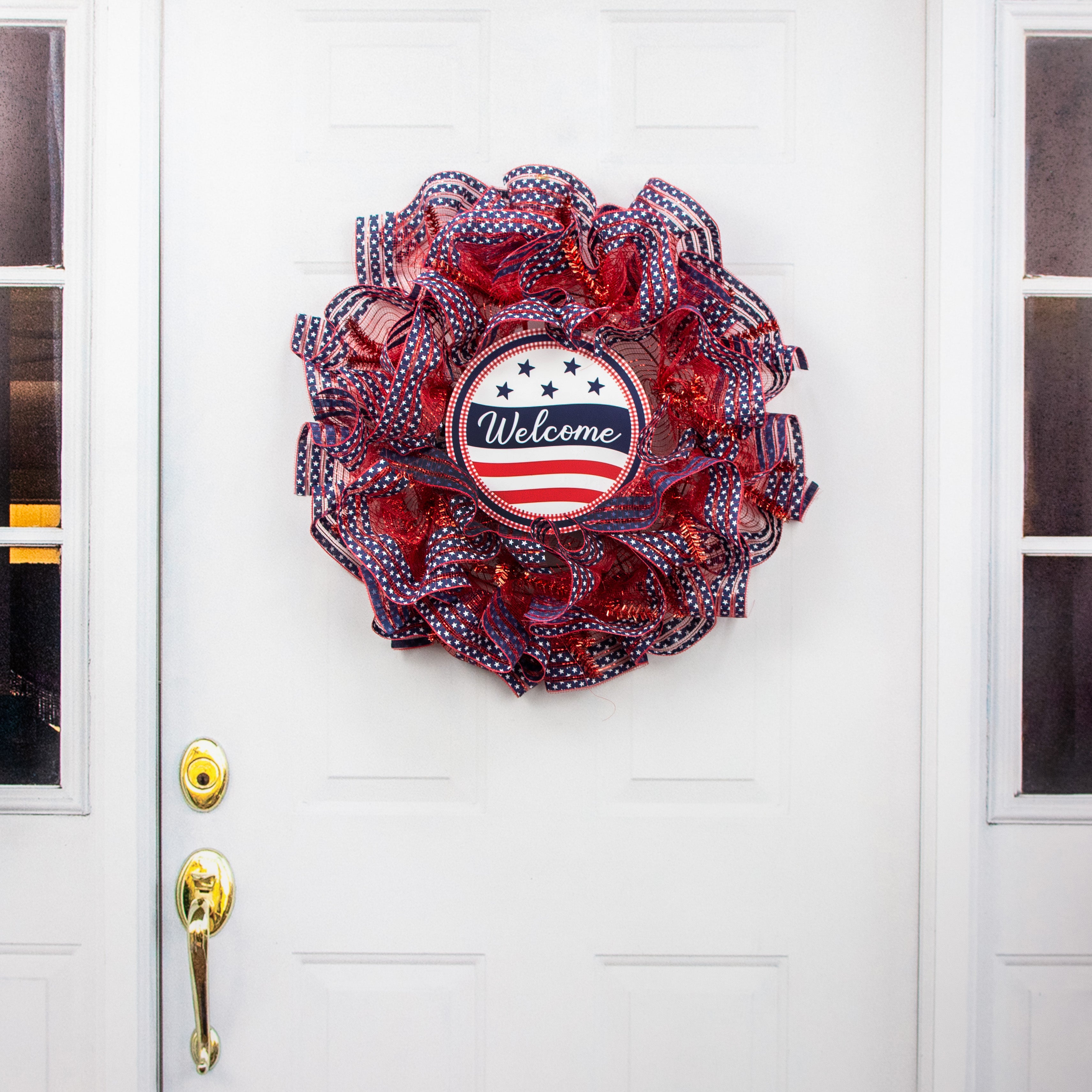 9.4" Round Waterproof Sign: Welcome Gingham USA Flag detail photo 4