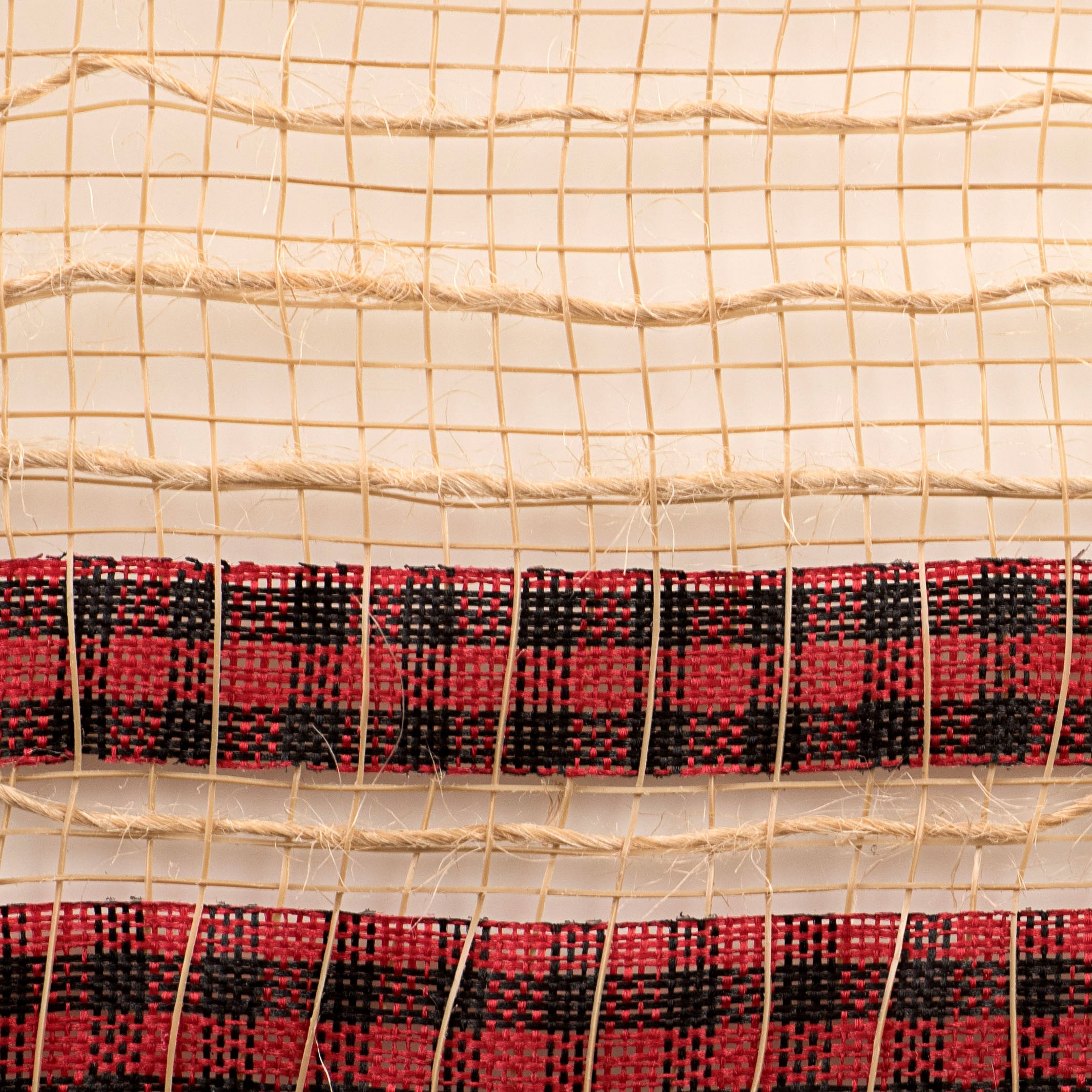 10" Ruffle Patterned Mesh: Natural Jute & Buffalo Plaid Print detail photo 3