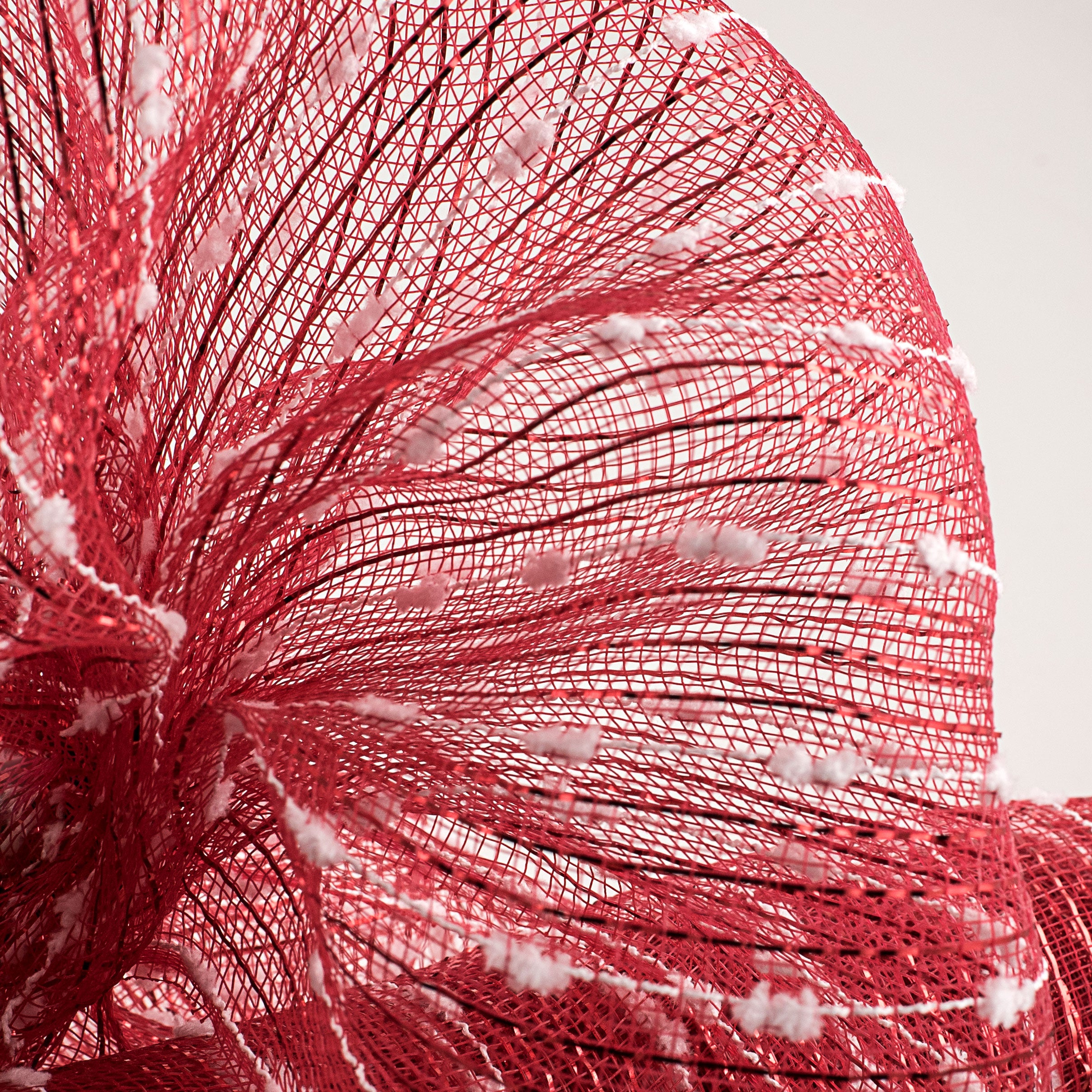 21" Metallic Snowball Deco Mesh: Red & White (10 Yards)
