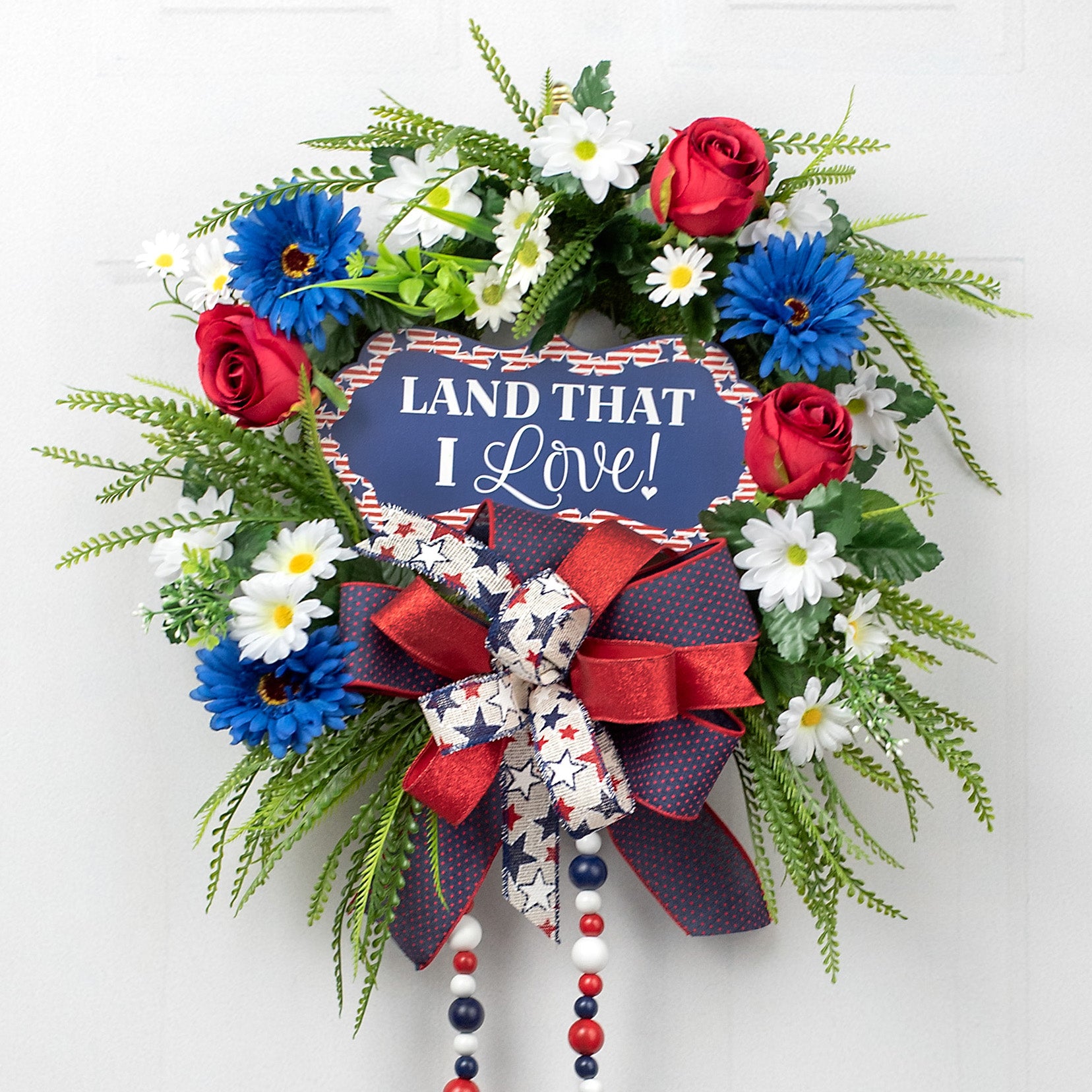 12" Scalloped Waterproof Sign: Land That I Love Lifestyle Photo
