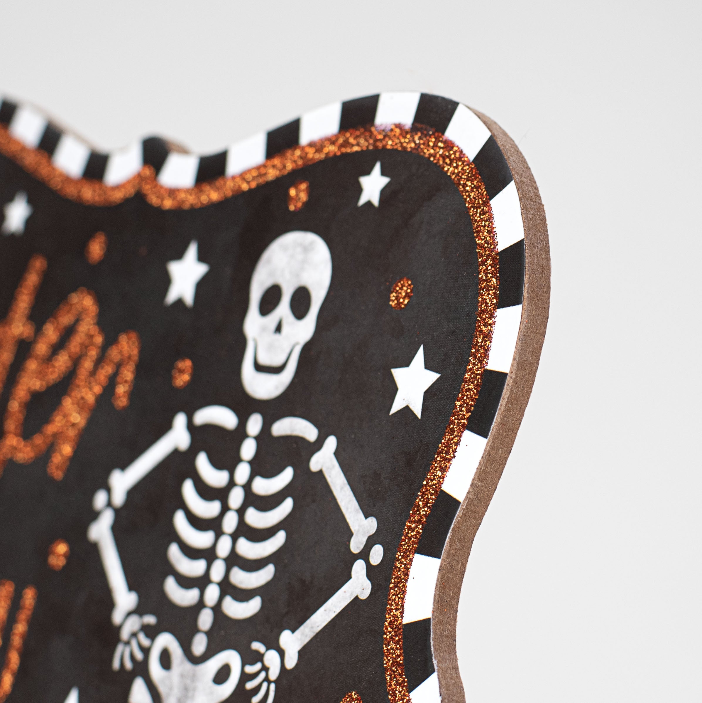 10" Scalloped Wooden Sign: Enter If You Dare Skeleton detail photo 3