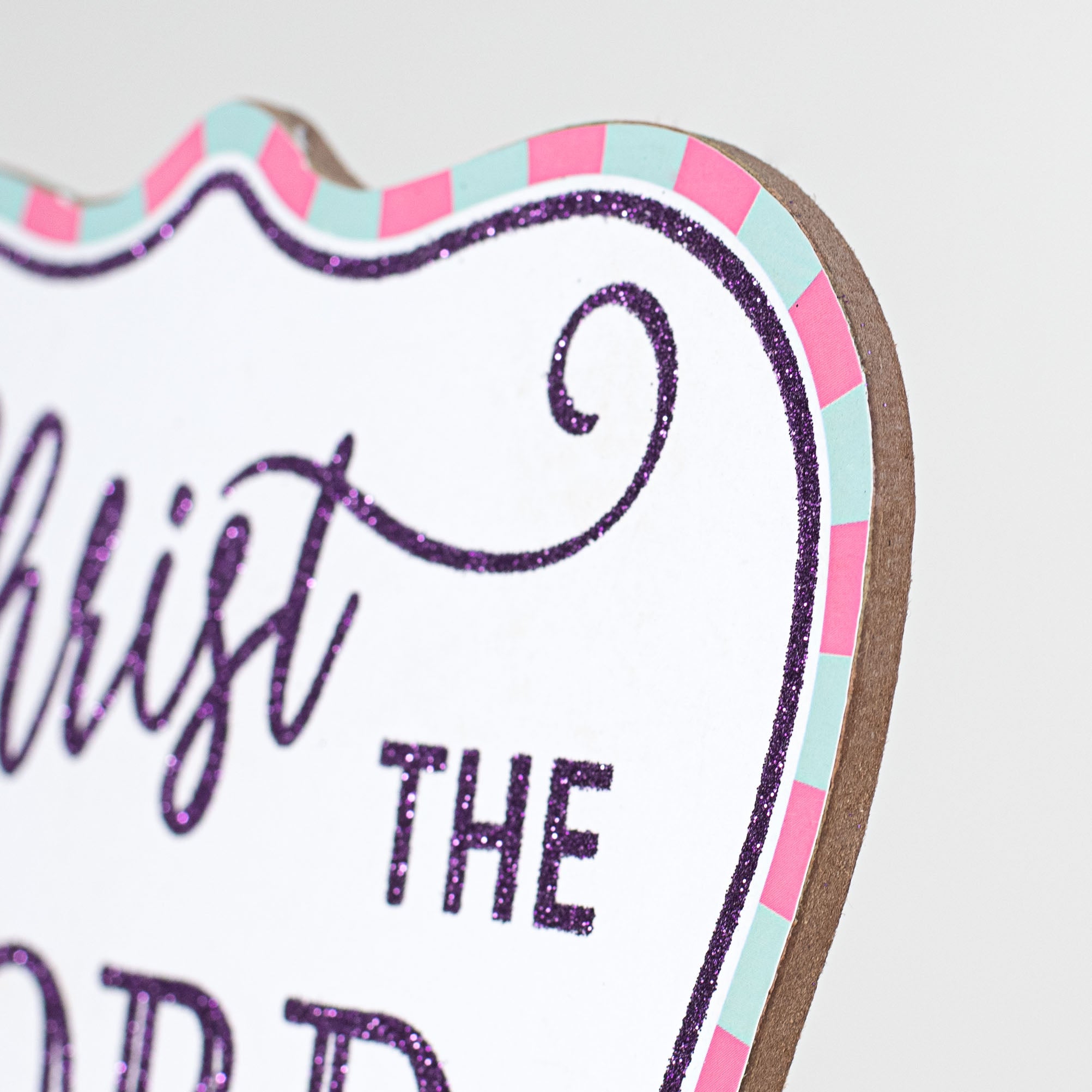 10" Scalloped Wooden Sign: Glittered The Lord is Risen detail photo 3