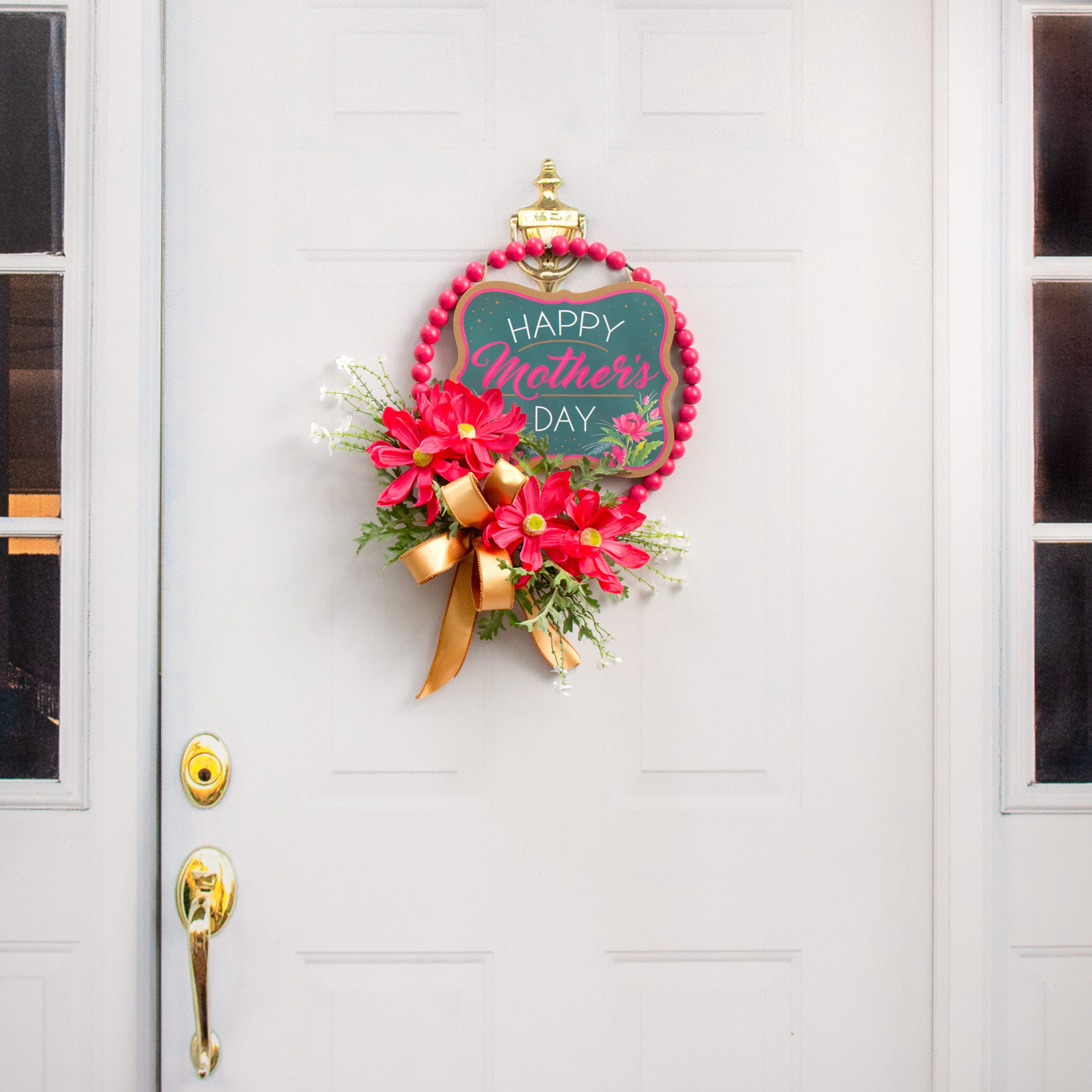 10" Scalloped Wooden Sign: Hot Pink Mother's Day detail photo 4