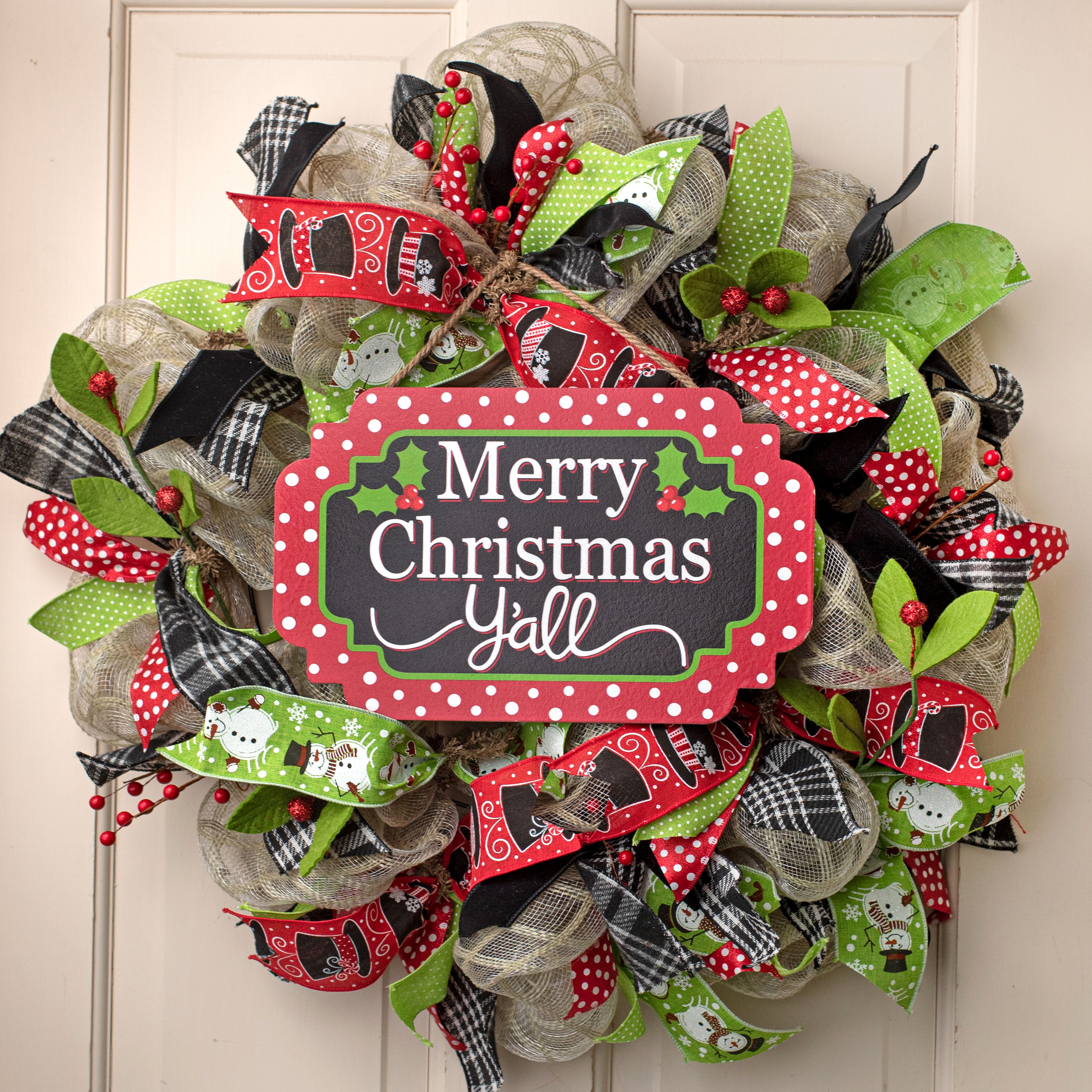 12" Scalloped Wooden Sign: Merry Christmas Y'all Lifestyle Photo