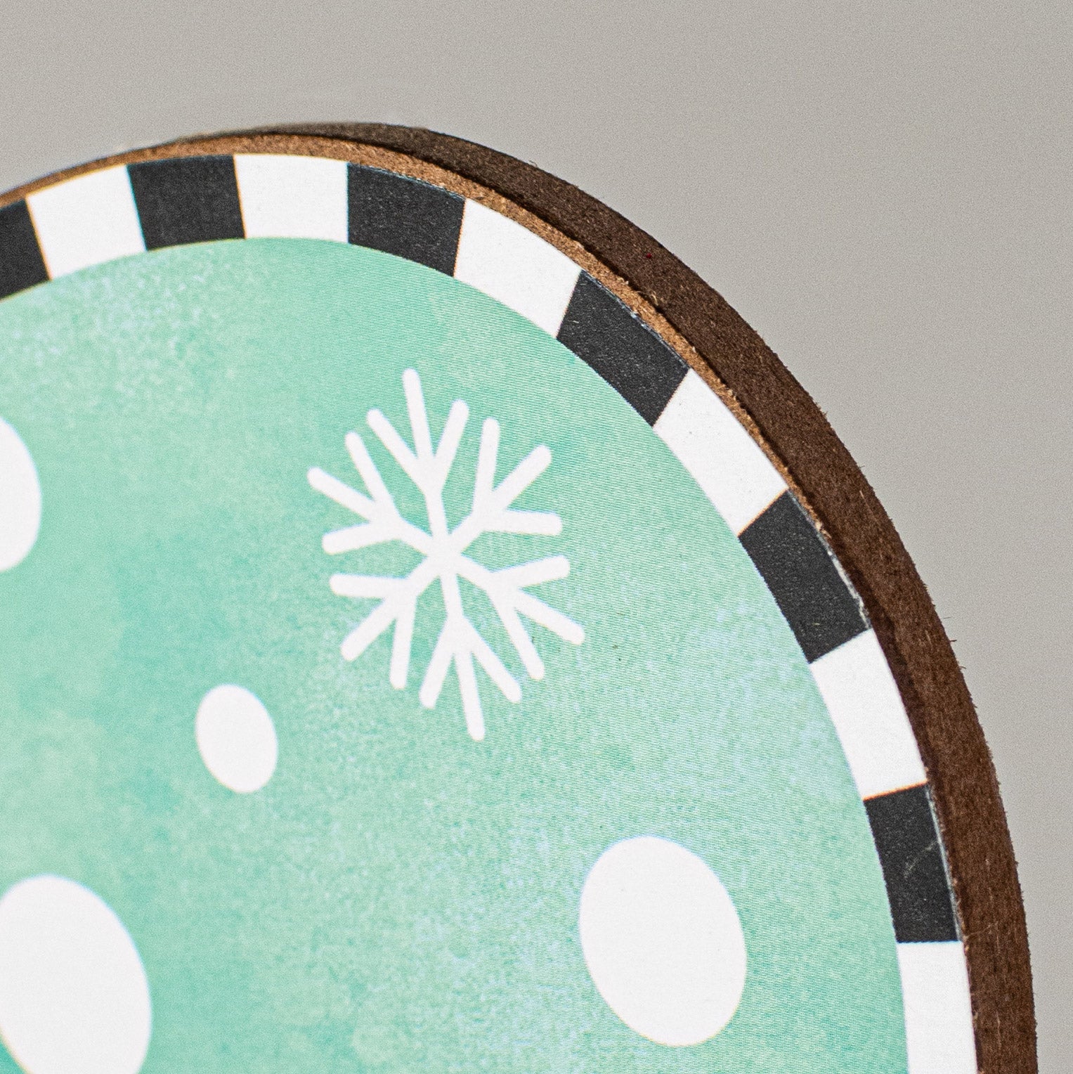10" Scalloped Wooden Sign: Mint Snow Cute Snowman detail photo 3