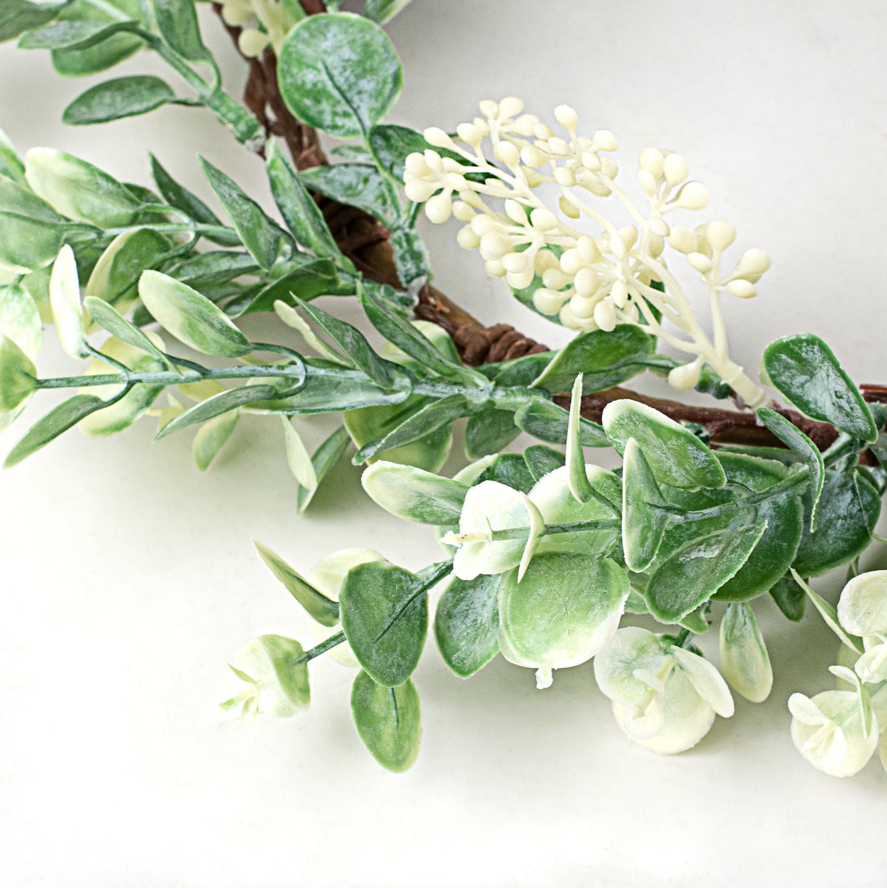 16" Seeded Baby Eucalyptus Wreath detail photo 3