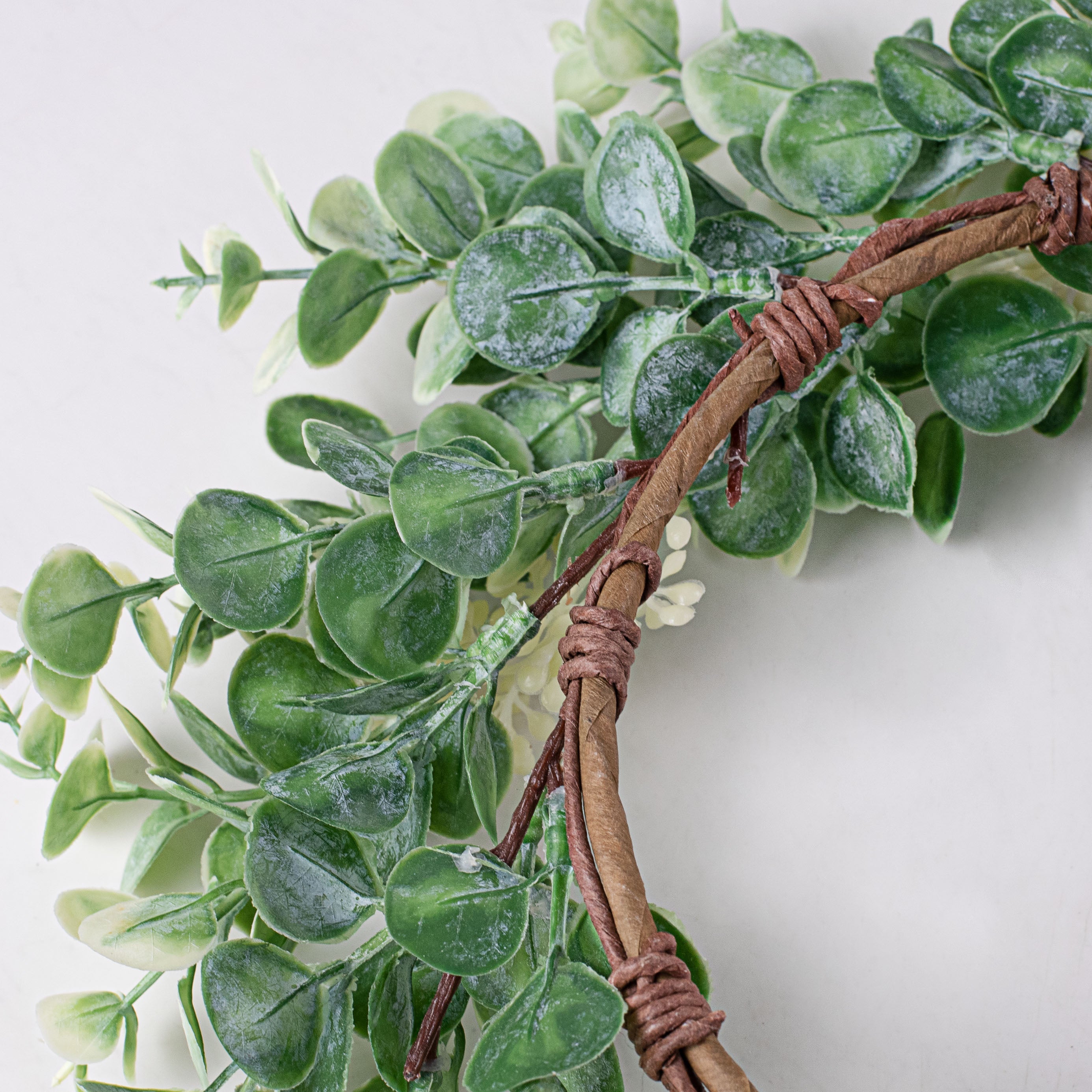 16" Seeded Baby Eucalyptus Wreath detail photo 4