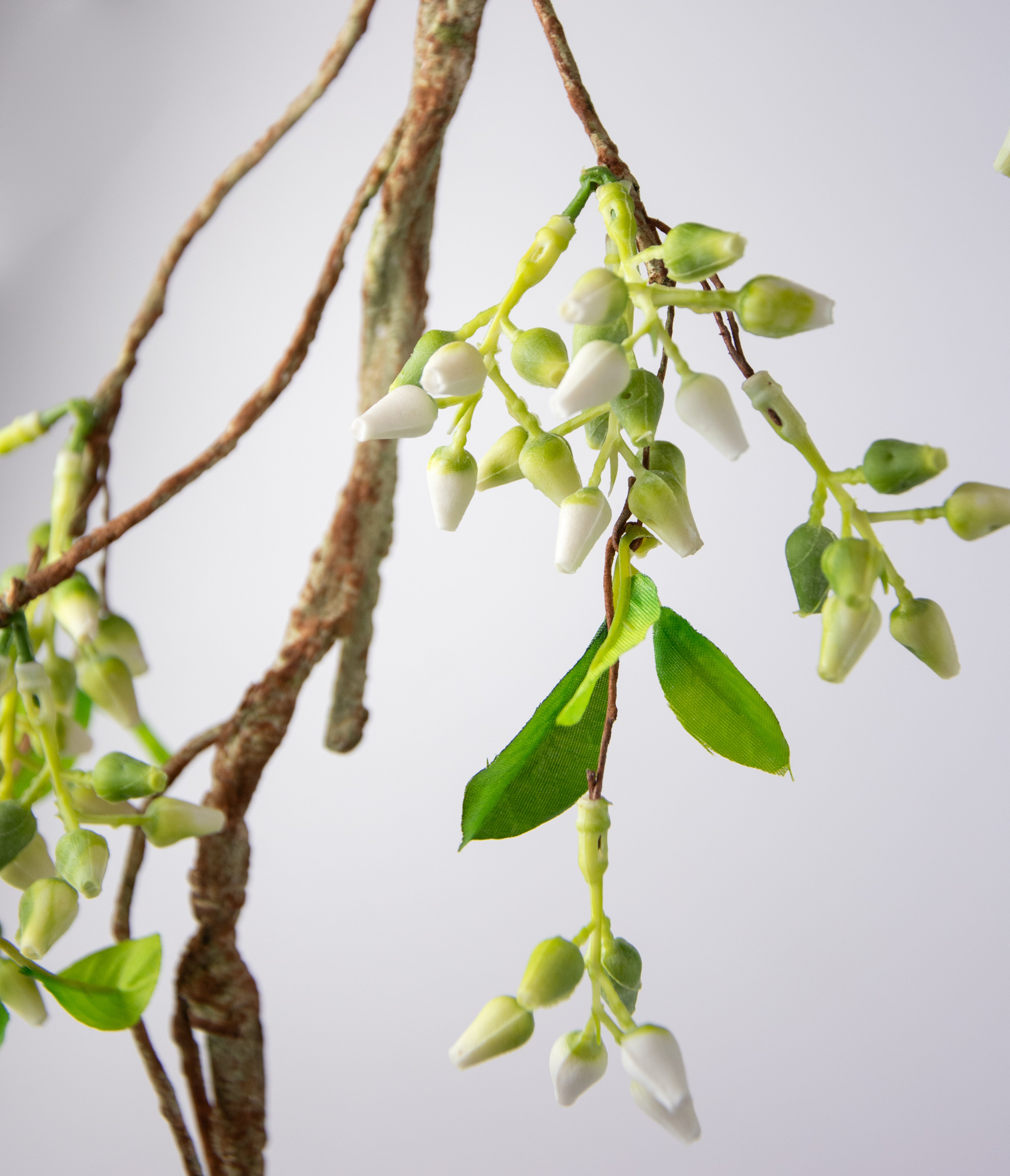 62" Seeded Berry Vine Garland: White detail photo 3
