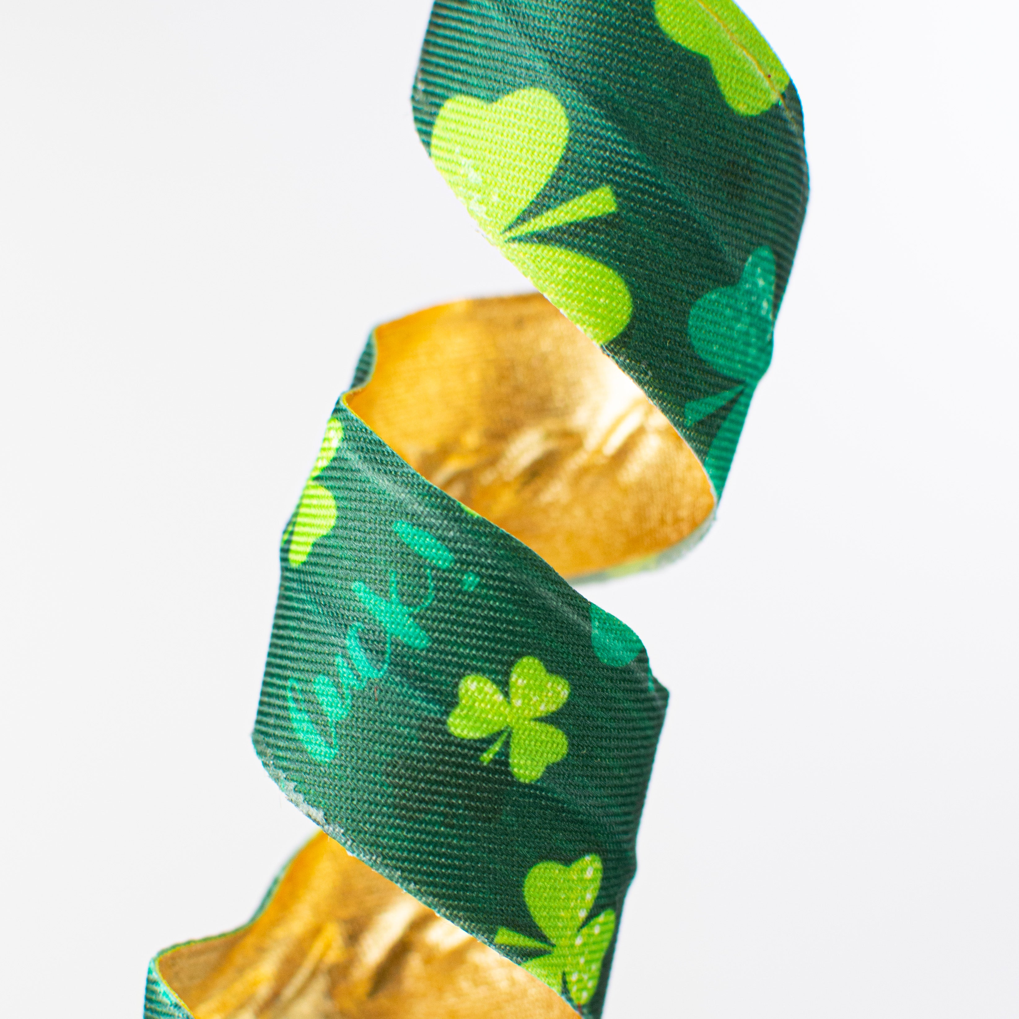 24" Shamrock & Gold Curly Spray Lifestyle Photo