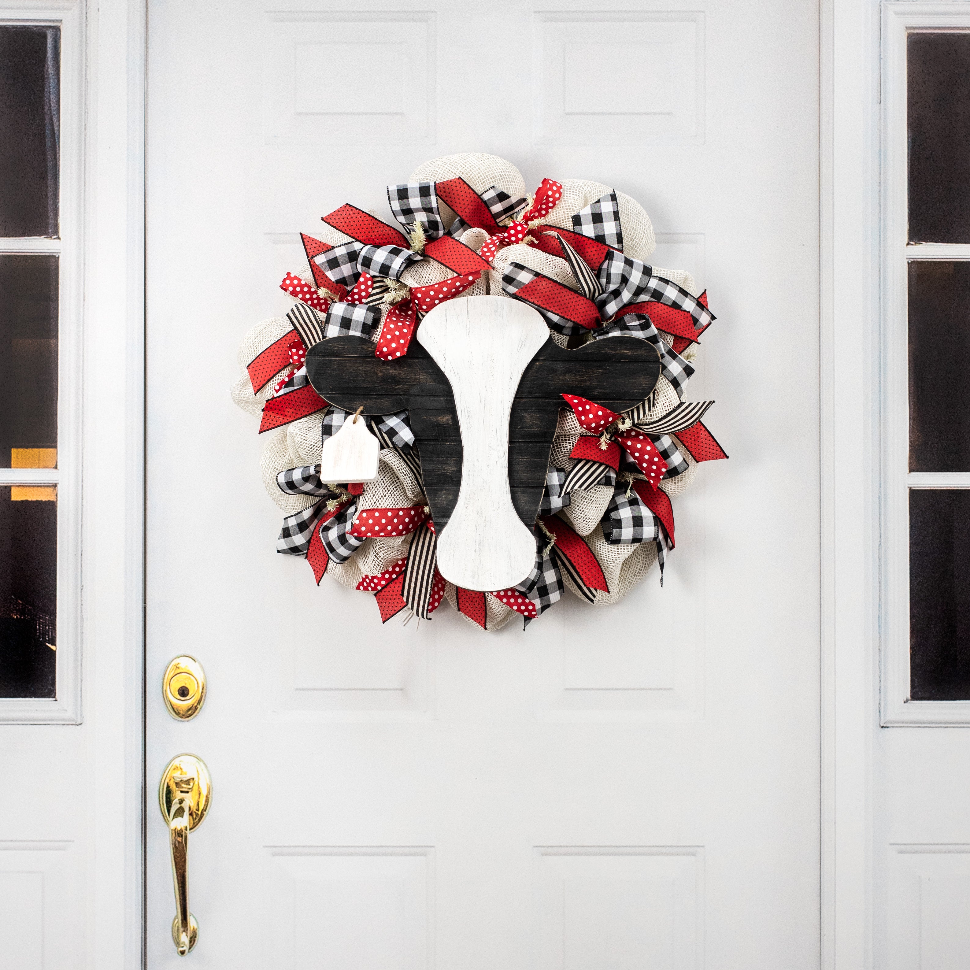 18" Shiplap Cow Head with Tag Hanger detail photo 5