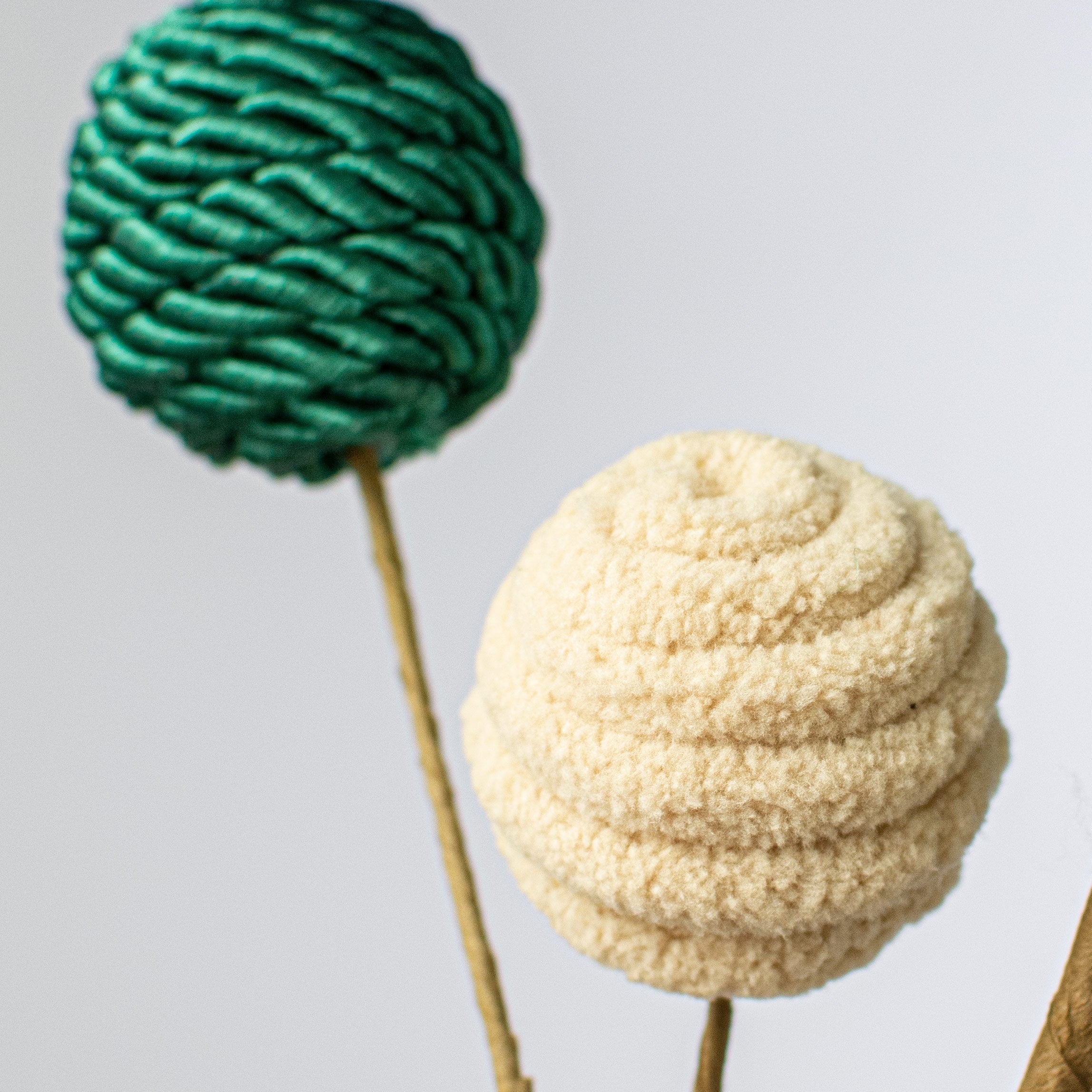28" Silk Rope & Jute Ball Spray: Green detail photo 4