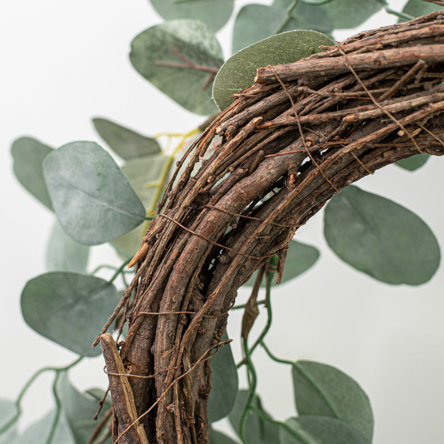 21.5" Silver Dollar Eucalyptus Wreath detail photo 4