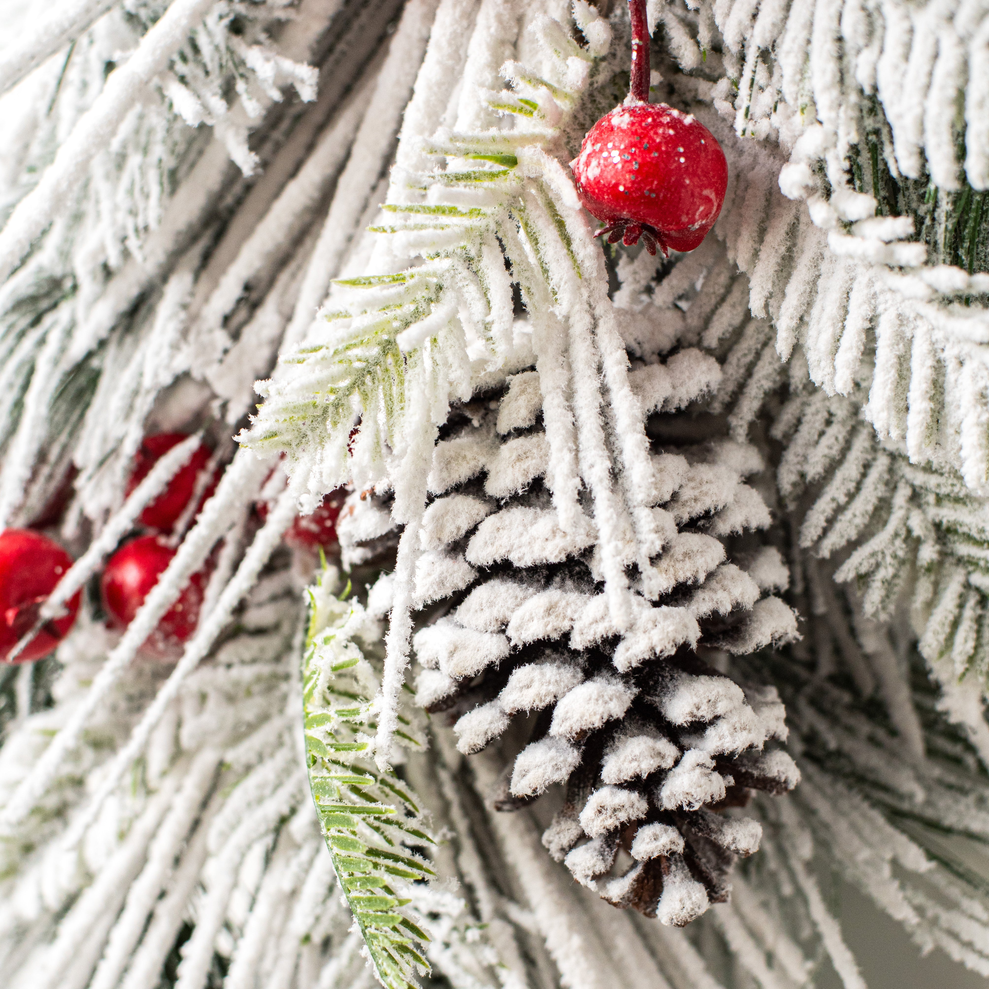 32" Snow Pinecone Berry Teardrop detail photo 3