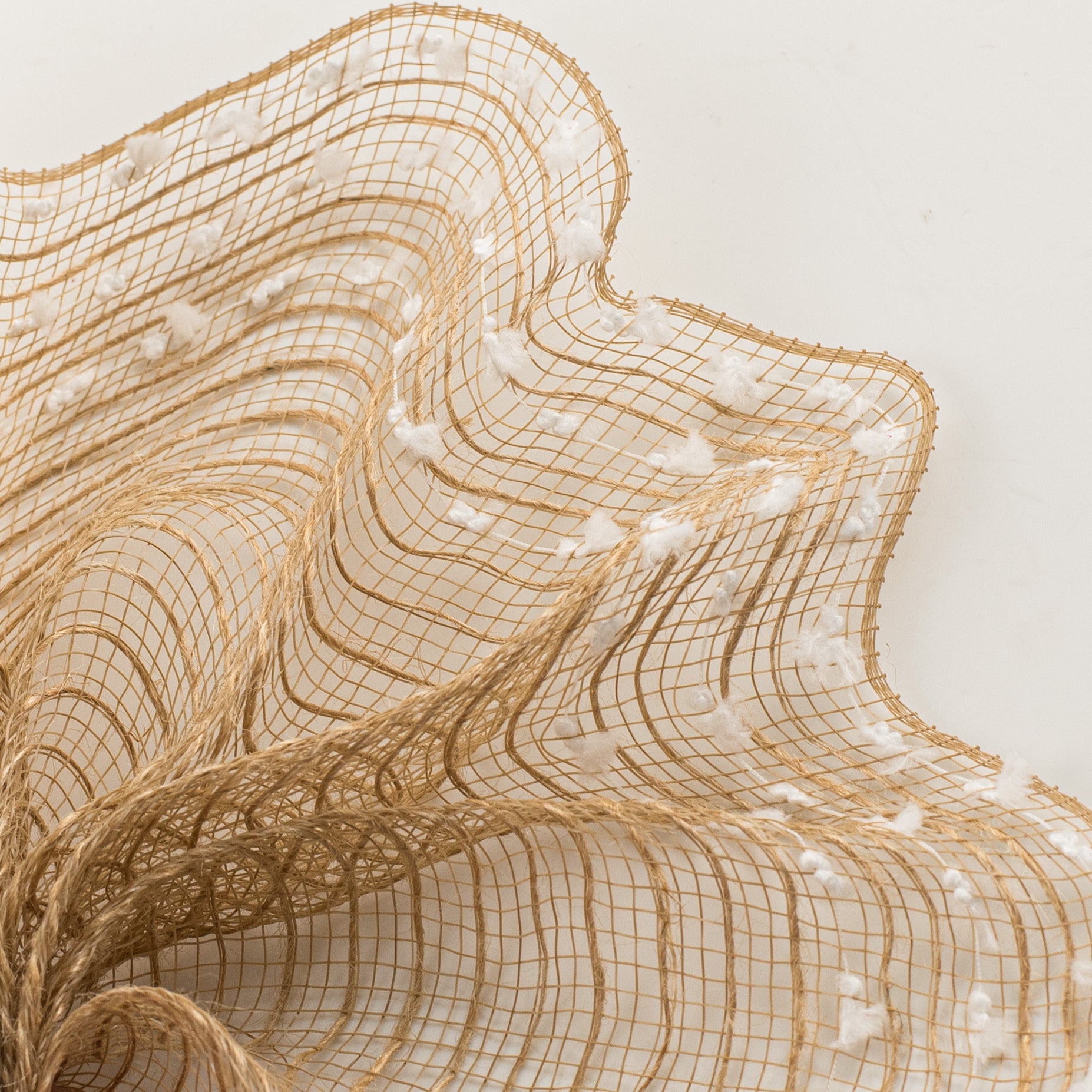 10" Snowball Edge Jute Mesh: Natural Lifestyle Photo