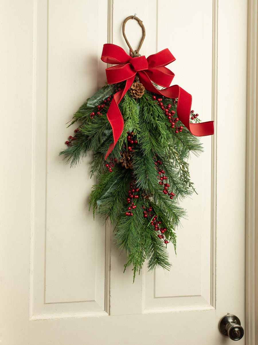 30" Soft Cedar Pine & Berry Teardrop Lifestyle Photo