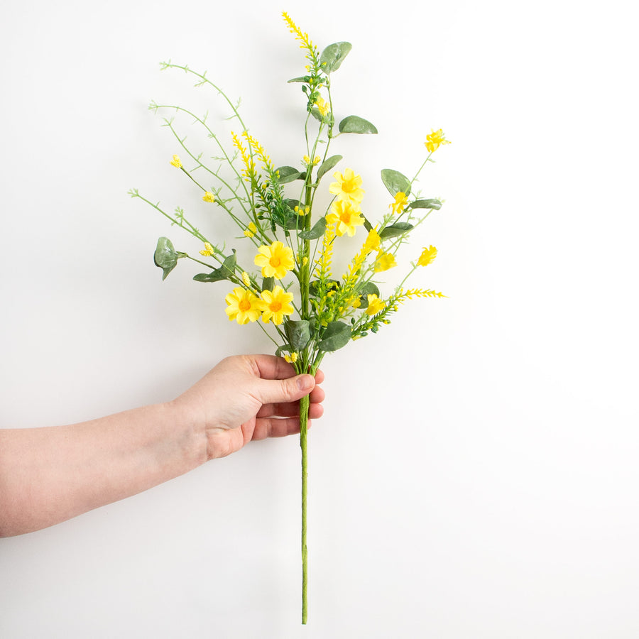 21" Spring Daisy Eucalyptus Spray: Yellow & Green detail photo 3