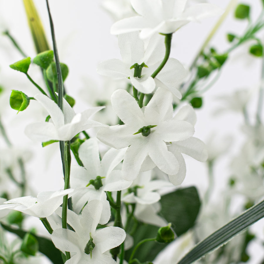 19" Star Blossom Bush: Cream Lifestyle Photo