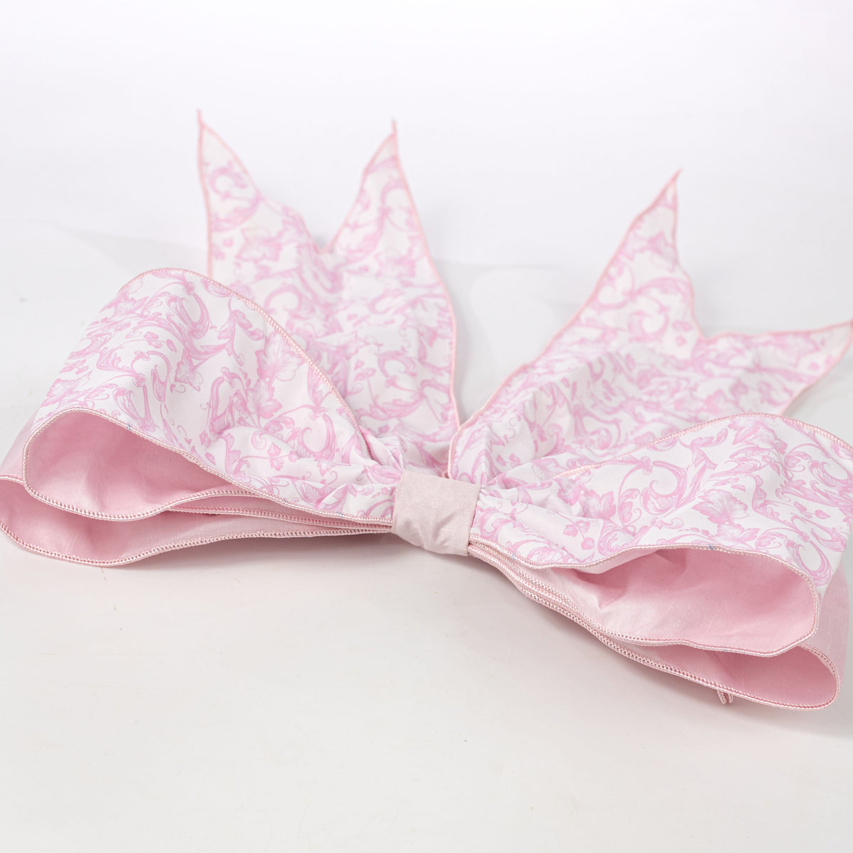 [D Stevens] 6" x 18" Taffeta Acanthus Scroll Chinoiserie Bow: Light Pink & White detail photo 4