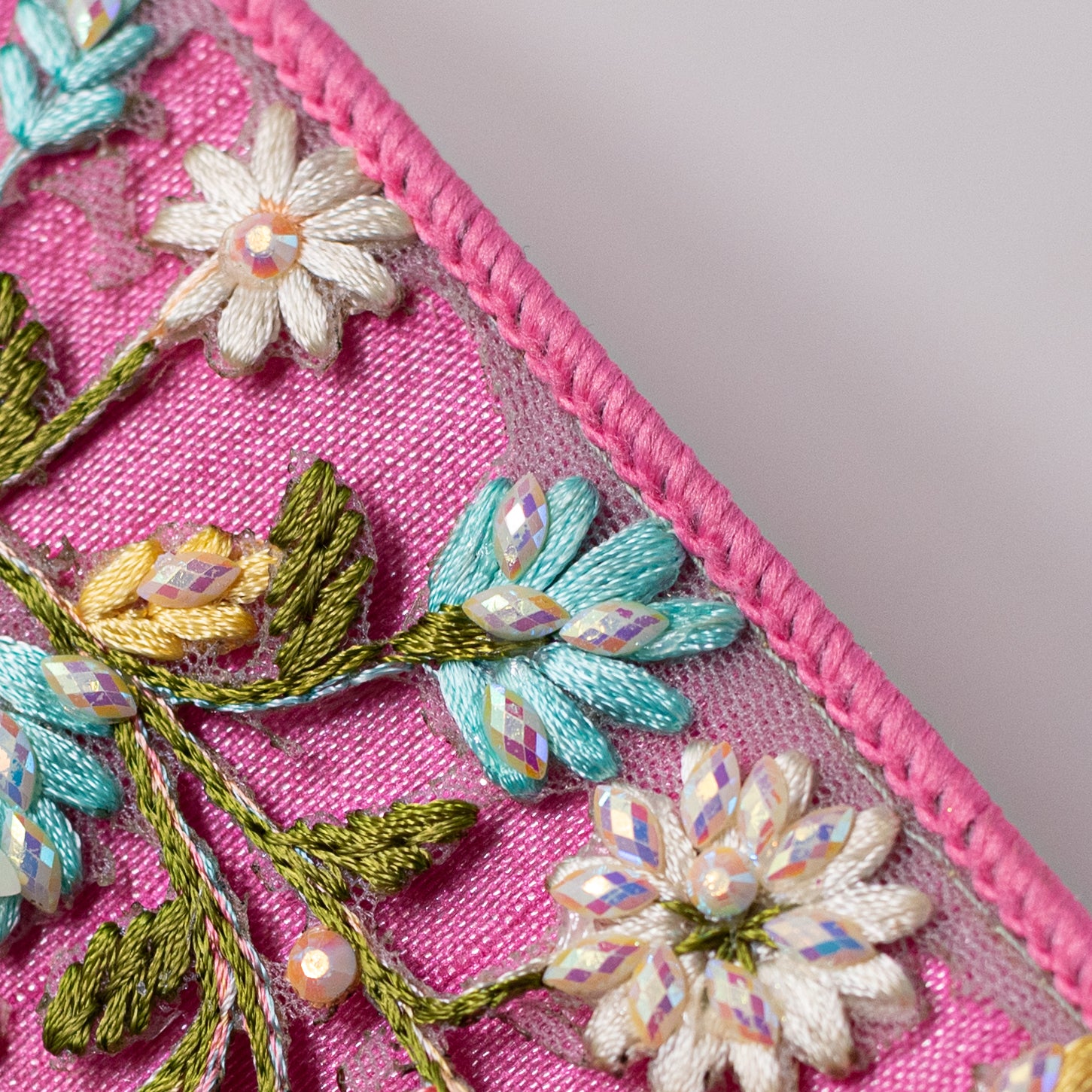 [D Stevens] 3.75" Dupioni Jewel Floral Applique Ribbon: Pink (5 Yards) detail photo 3