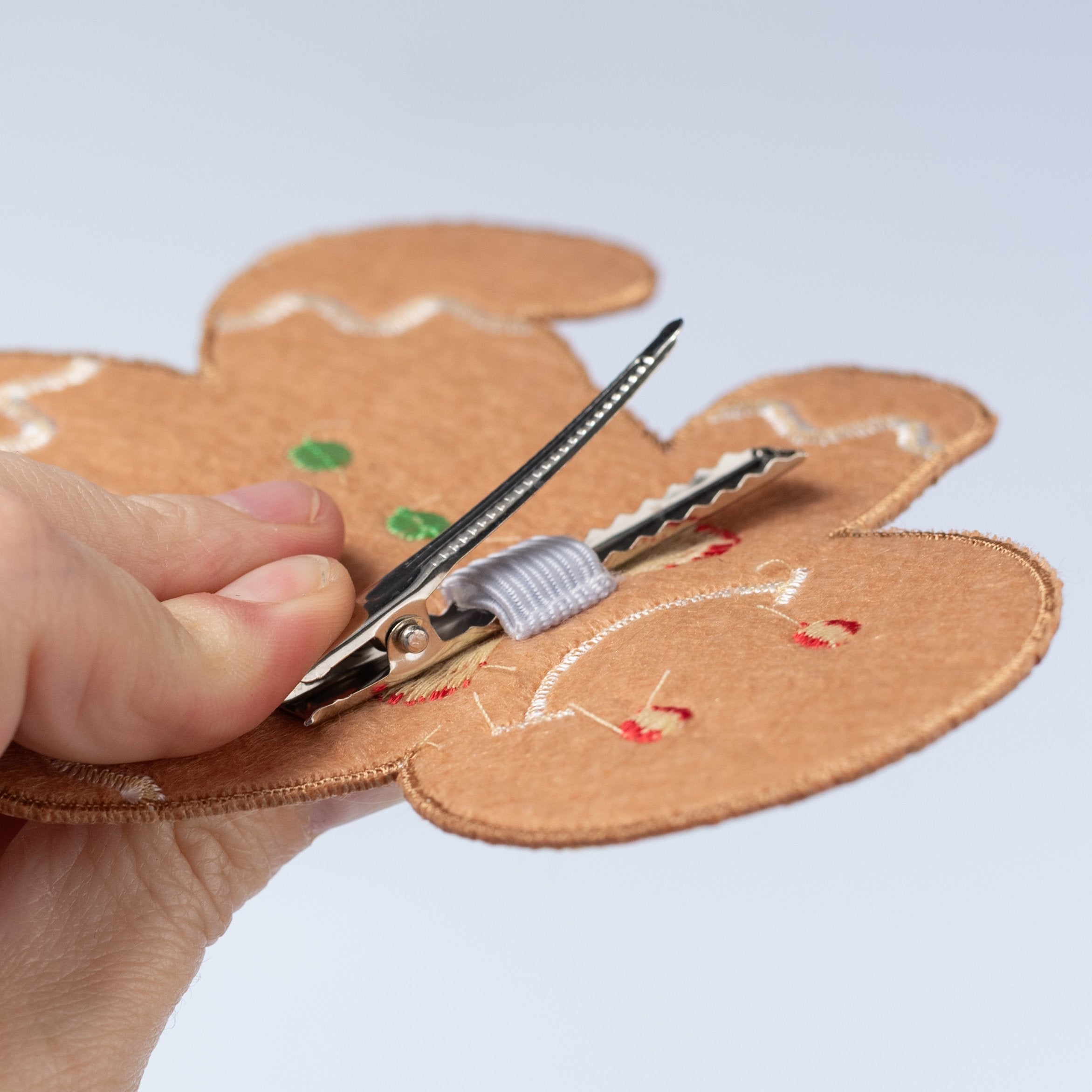 [D Stevens] 5.5" Felt Embroidered Gingerbread Clip detail photo 3