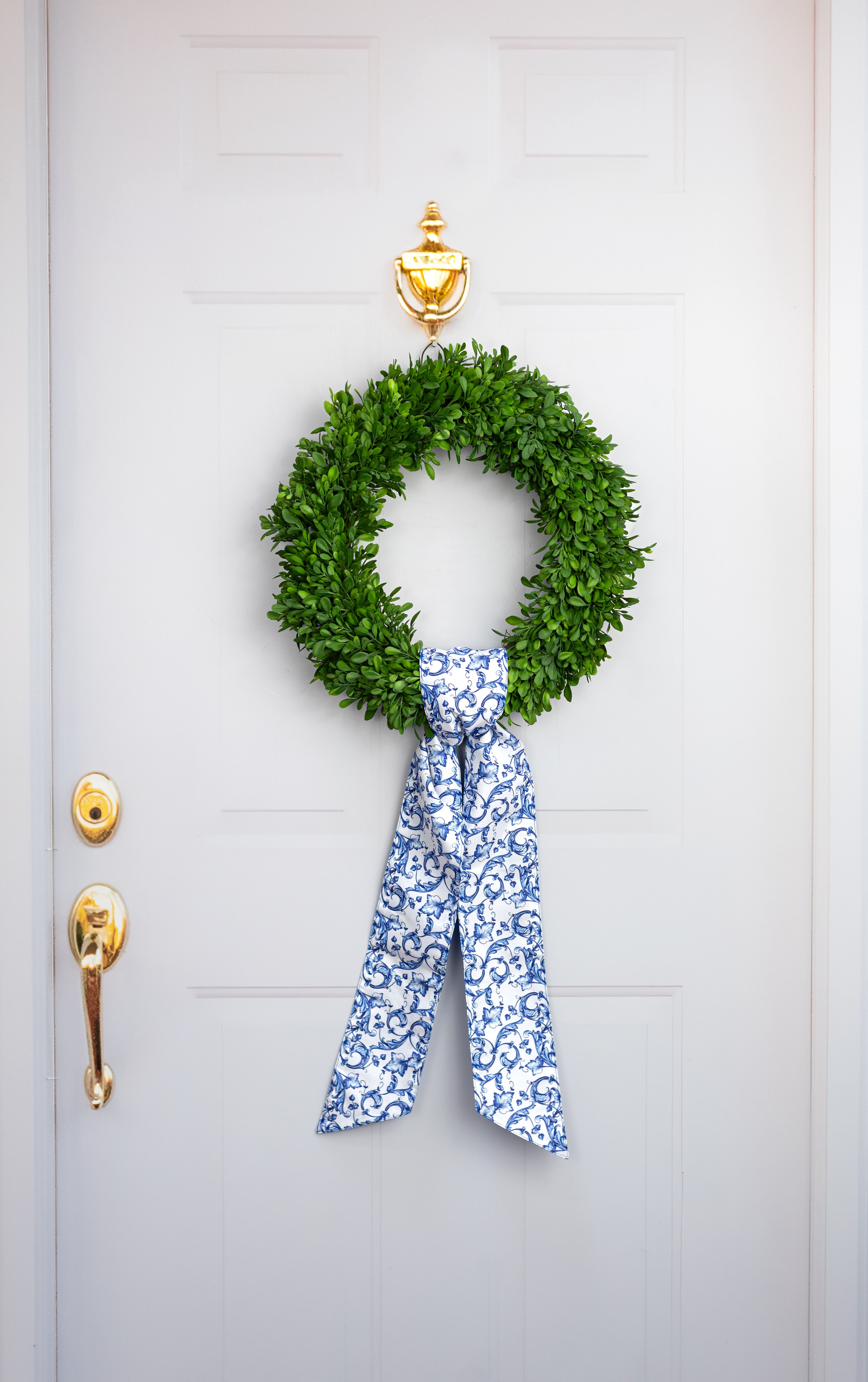 [D Stevens] 4" x 56" Poplin Wreath Sash: Blue & White Scroll Chinoiserie detail photo 4