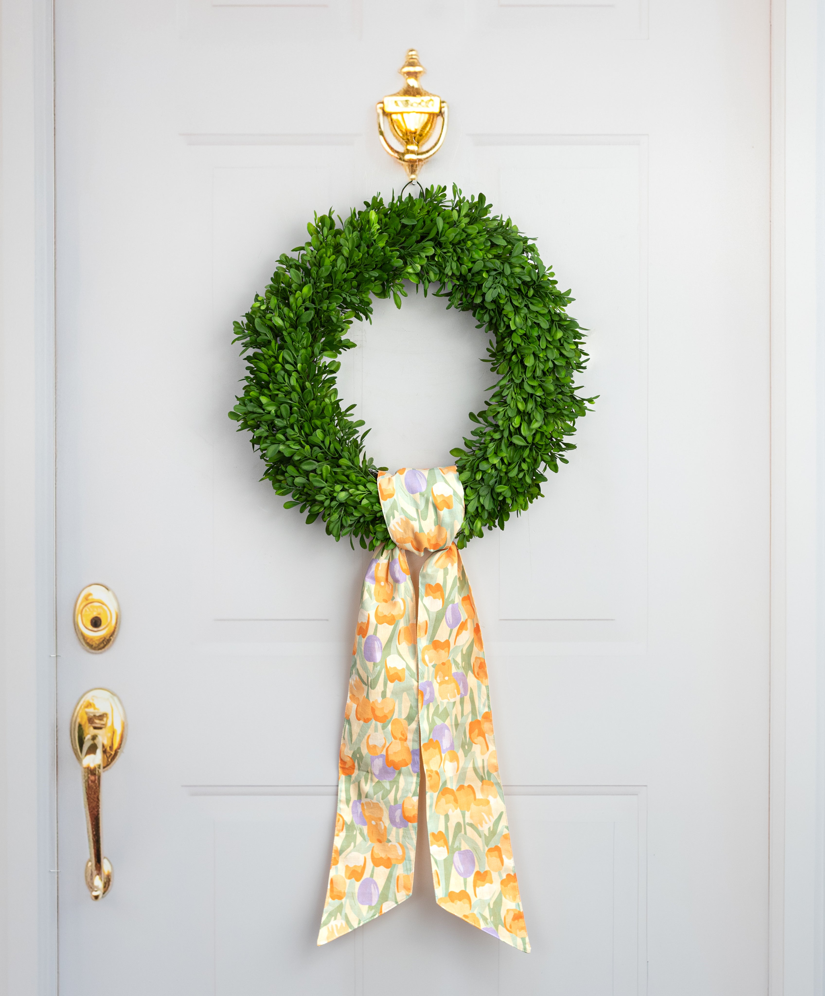 [D Stevens] 4" x 56" Poplin Wreath Sash: Watercolor Tulips & Yellow Check Lifestyle Photo