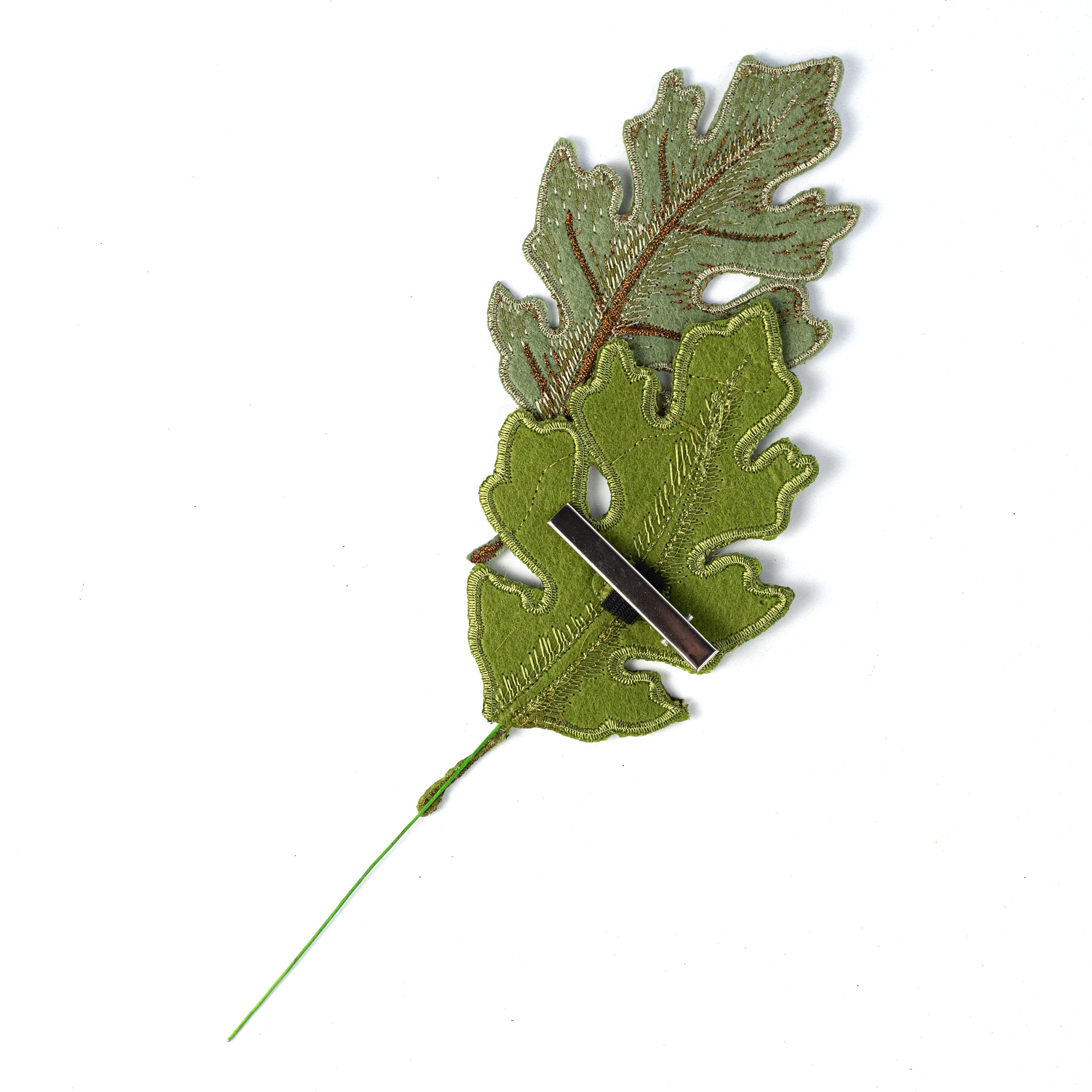 [D Stevens] 7" Embroidered Double Oak Leaf Clip Ornament: Natural Green detail photo 3