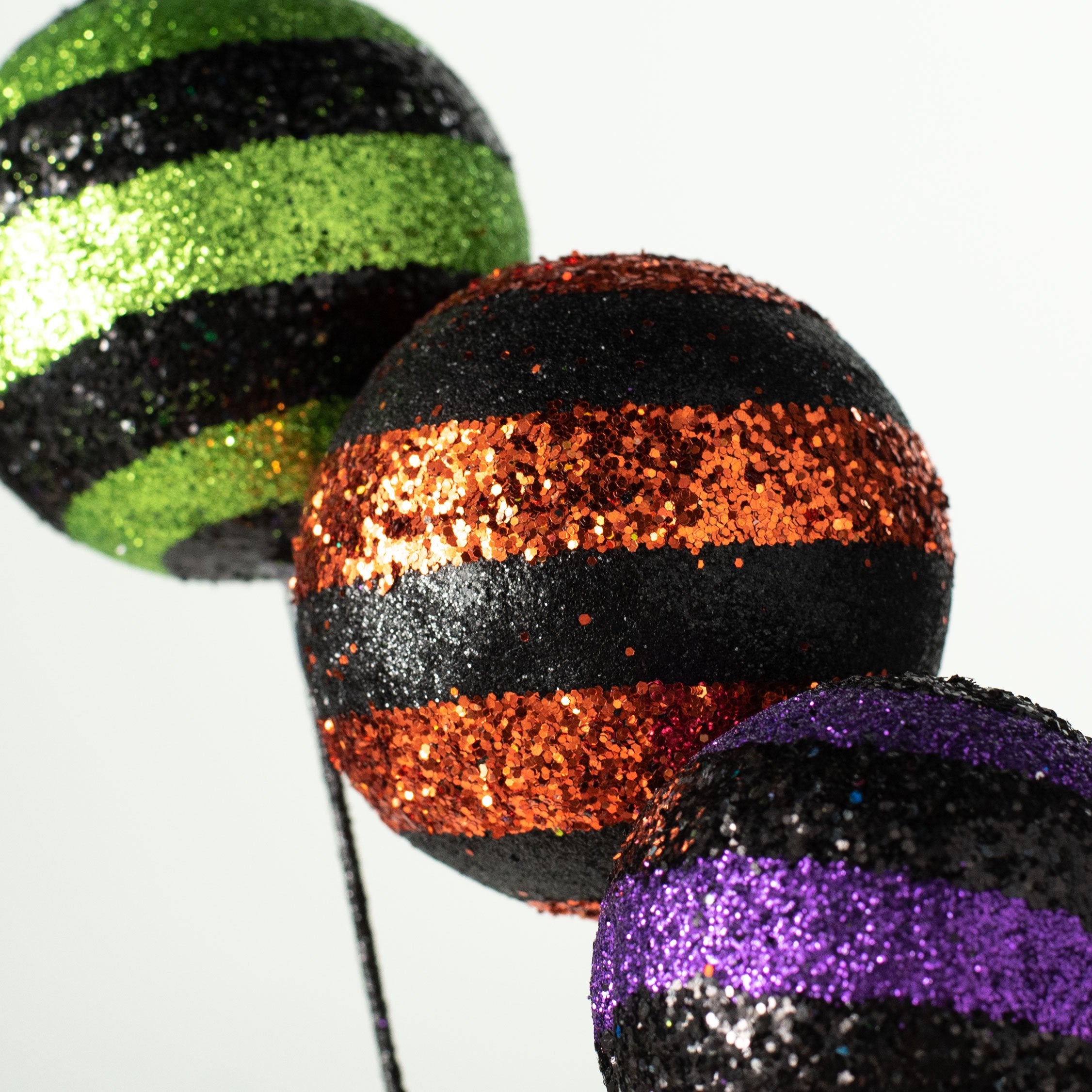 20" Stripe & Solid Ball Pick: Halloween Lifestyle Photo