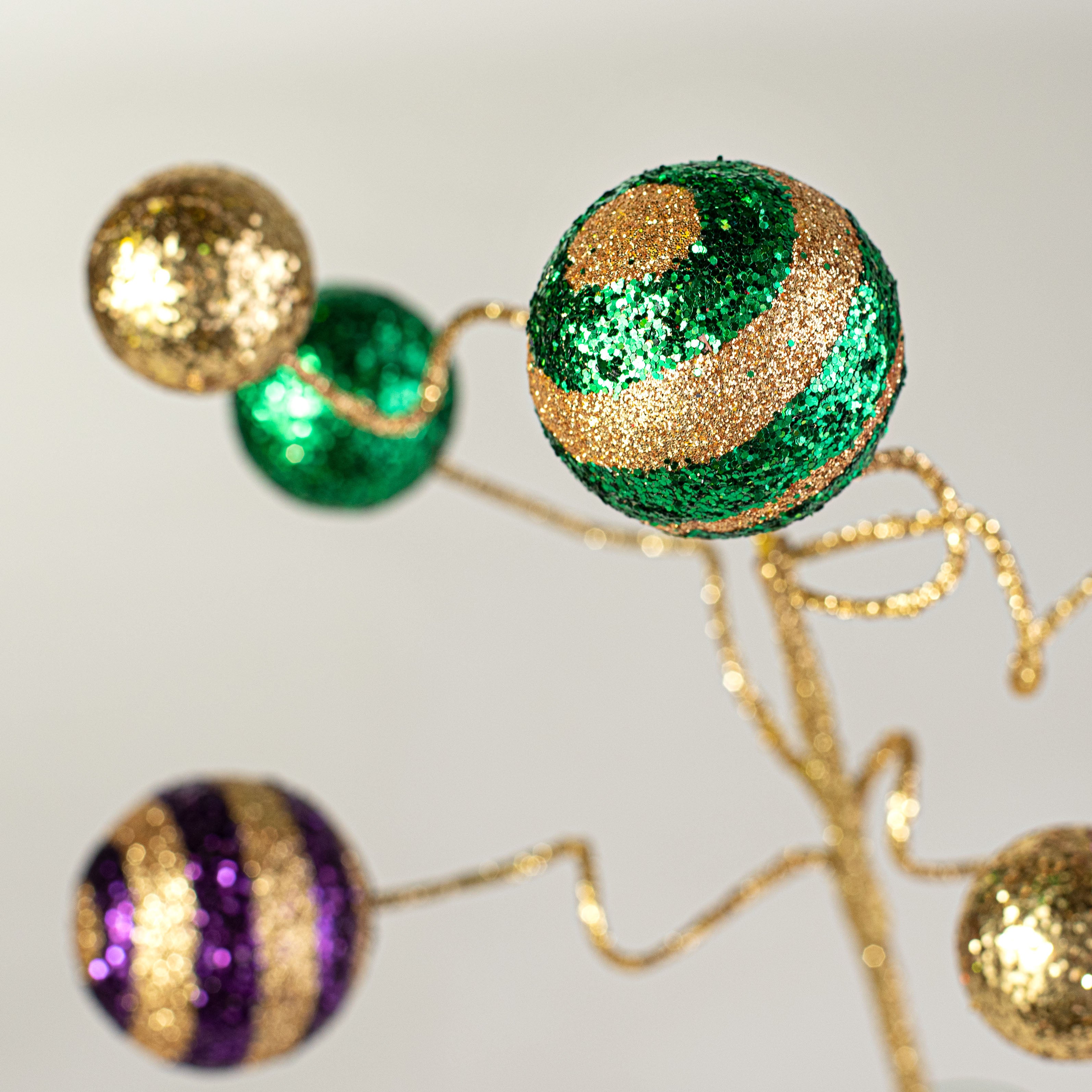 17" Stripe & Solid Glitter Ball Pick: Mardi Gras Lifestyle Photo