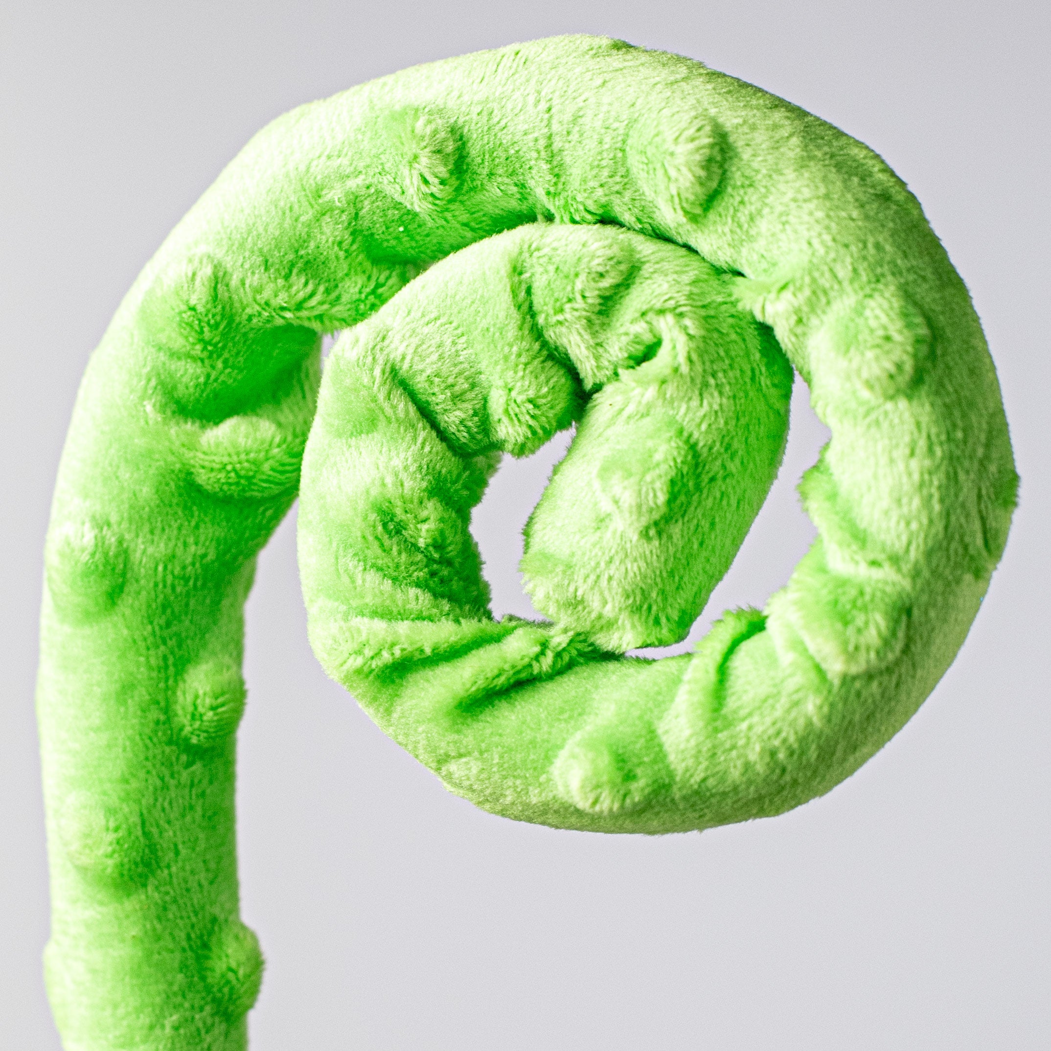 28" Swiss Dot Faux Fur Curly Spray: Green Lifestyle Photo