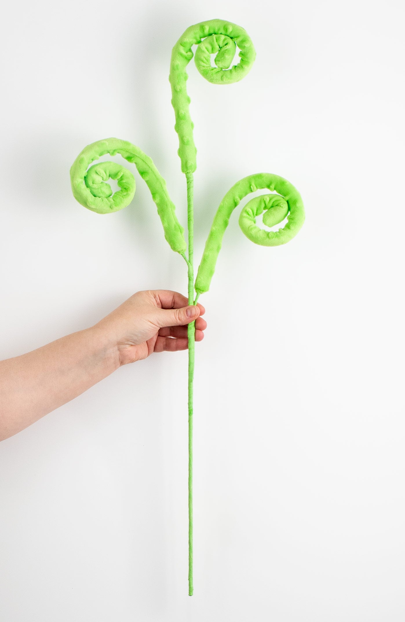 28" Swiss Dot Faux Fur Curly Spray: Green detail photo 3