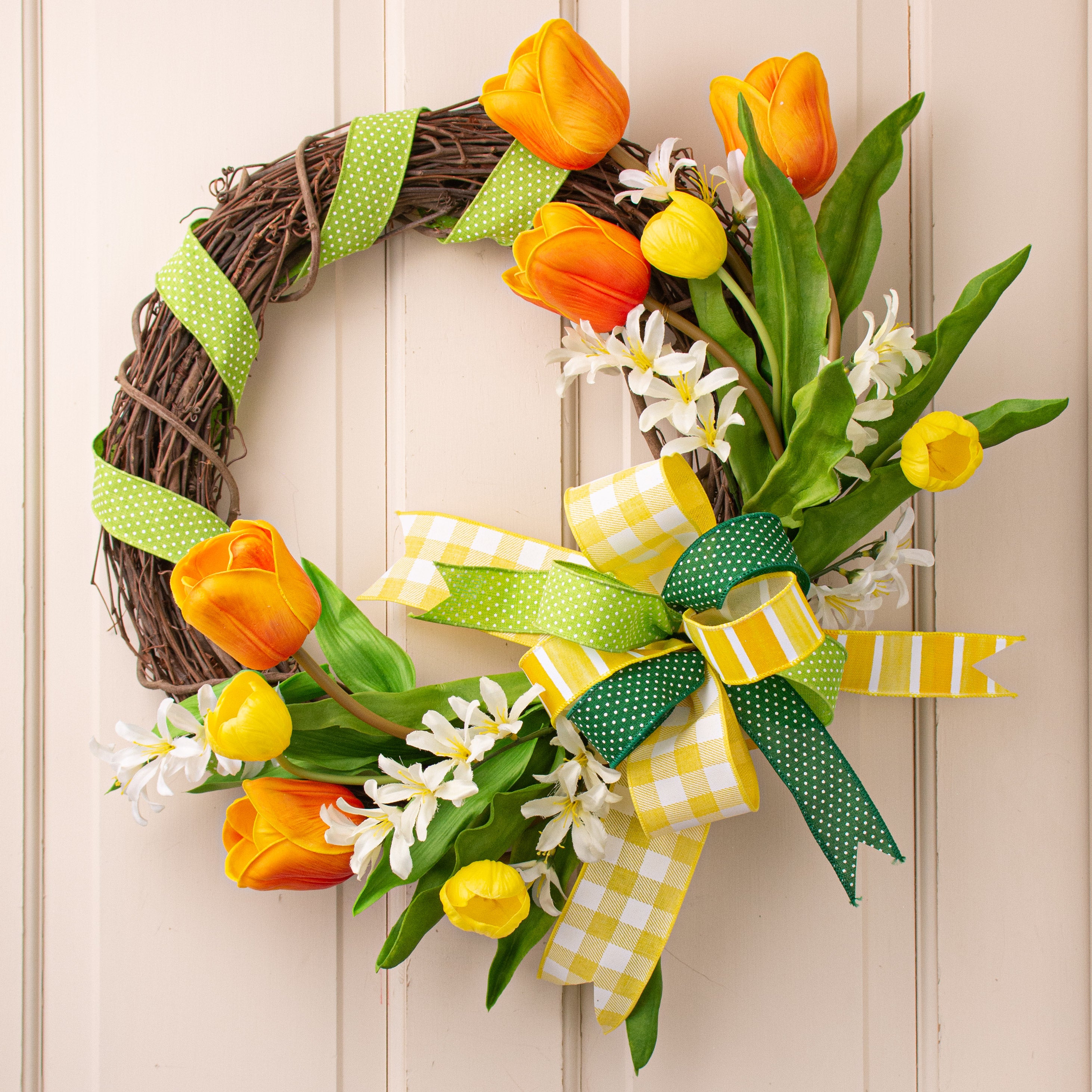 23" Tulip Stem Bunch (X5): Orange Lifestyle Photo