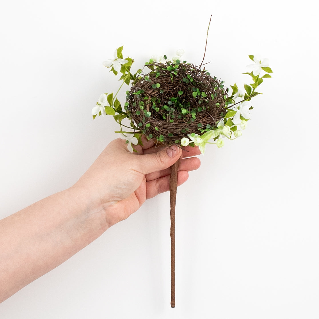 10" Twig Nest with Flowers Pick: White detail photo 3