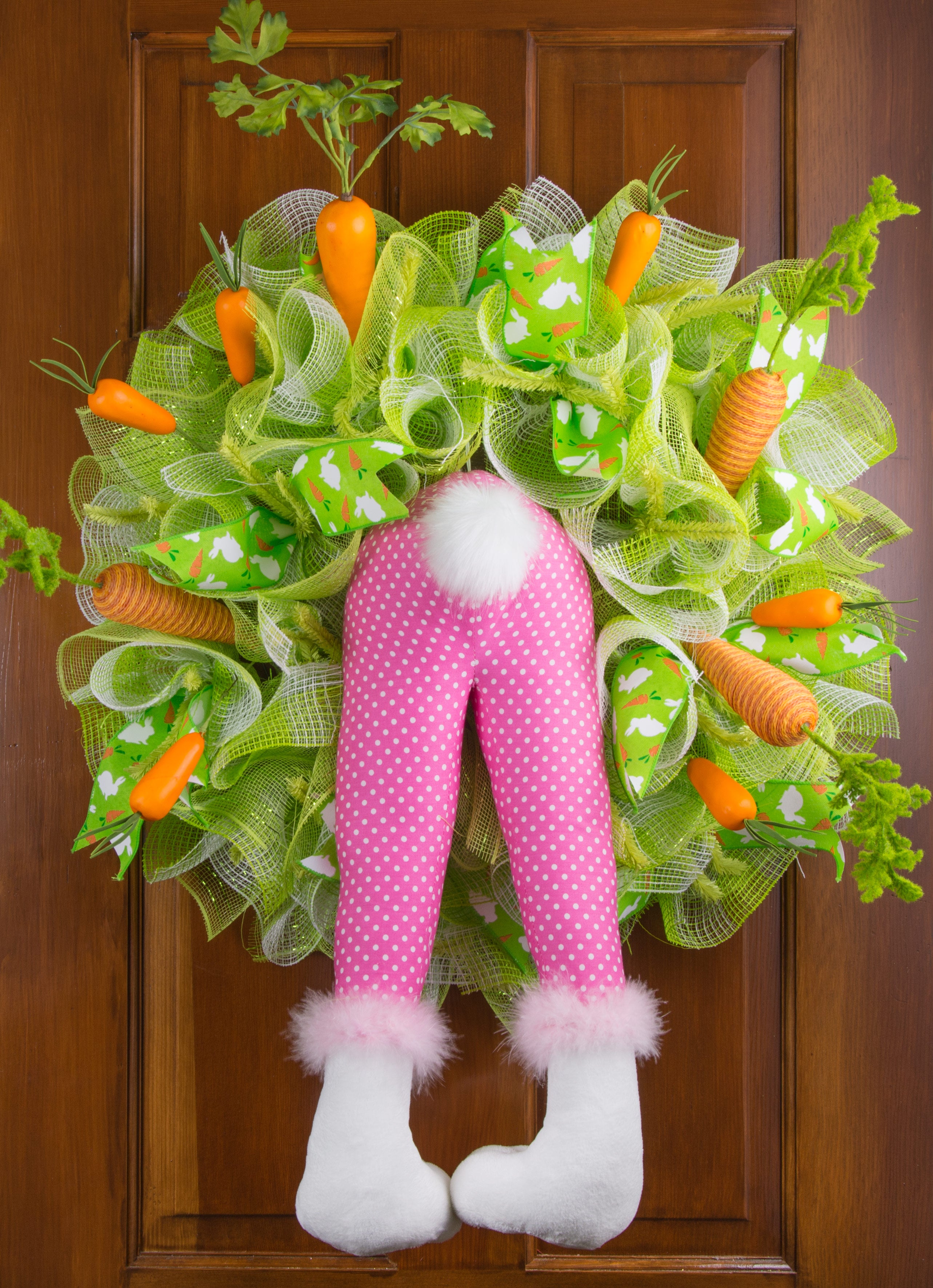 18" Twine Orange Carrot Bundle Spray (3) Lifestyle Photo