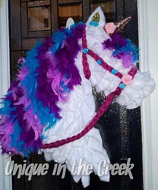 UITC Wreathing Board: Horse Lifestyle Photo