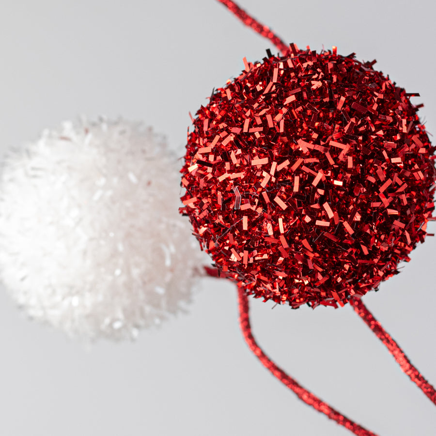 20" V-Cut Foil Ball Spray: Red & White Lifestyle Photo