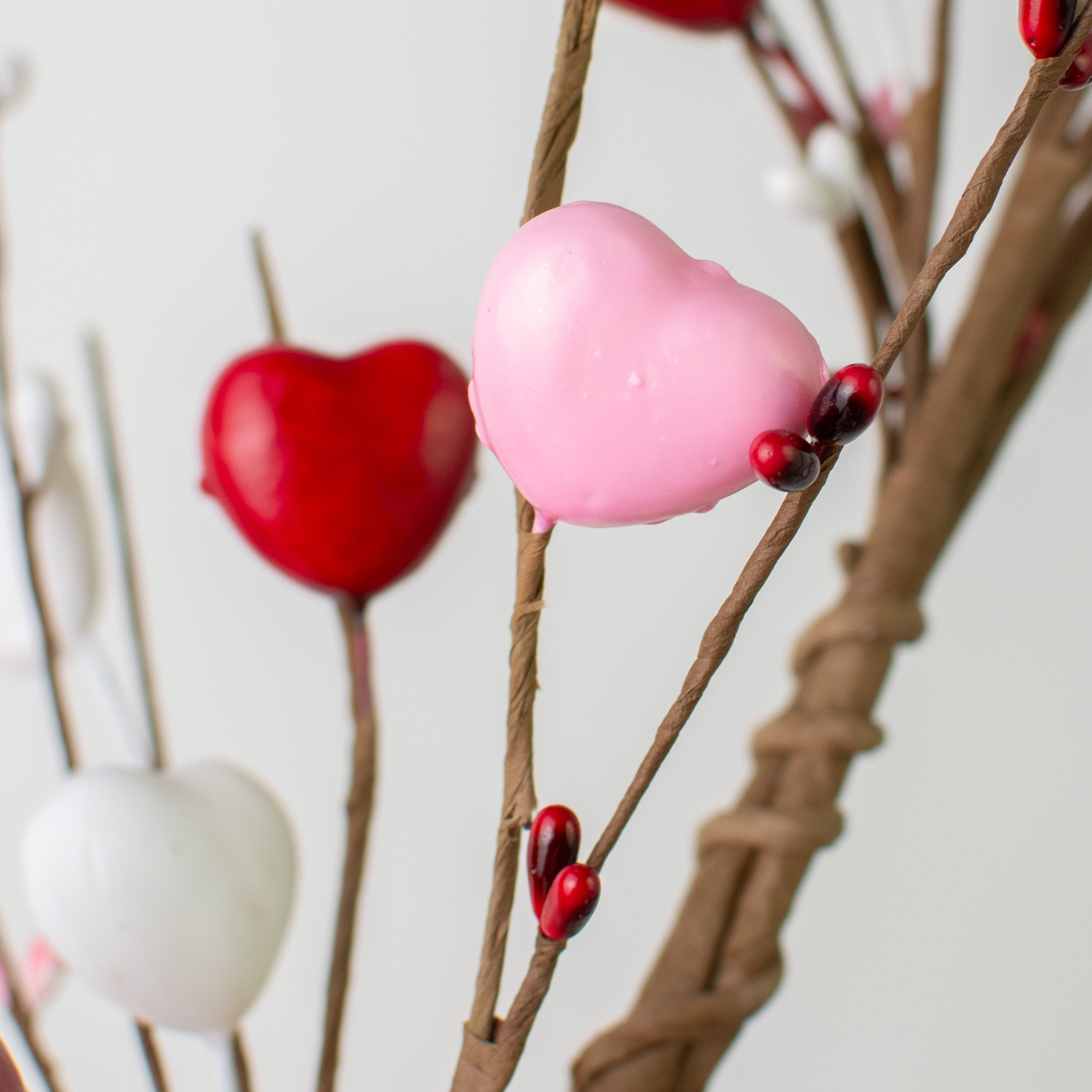 5' Valentine's Day Heart Garland: Red, Pink, White detail photo 3