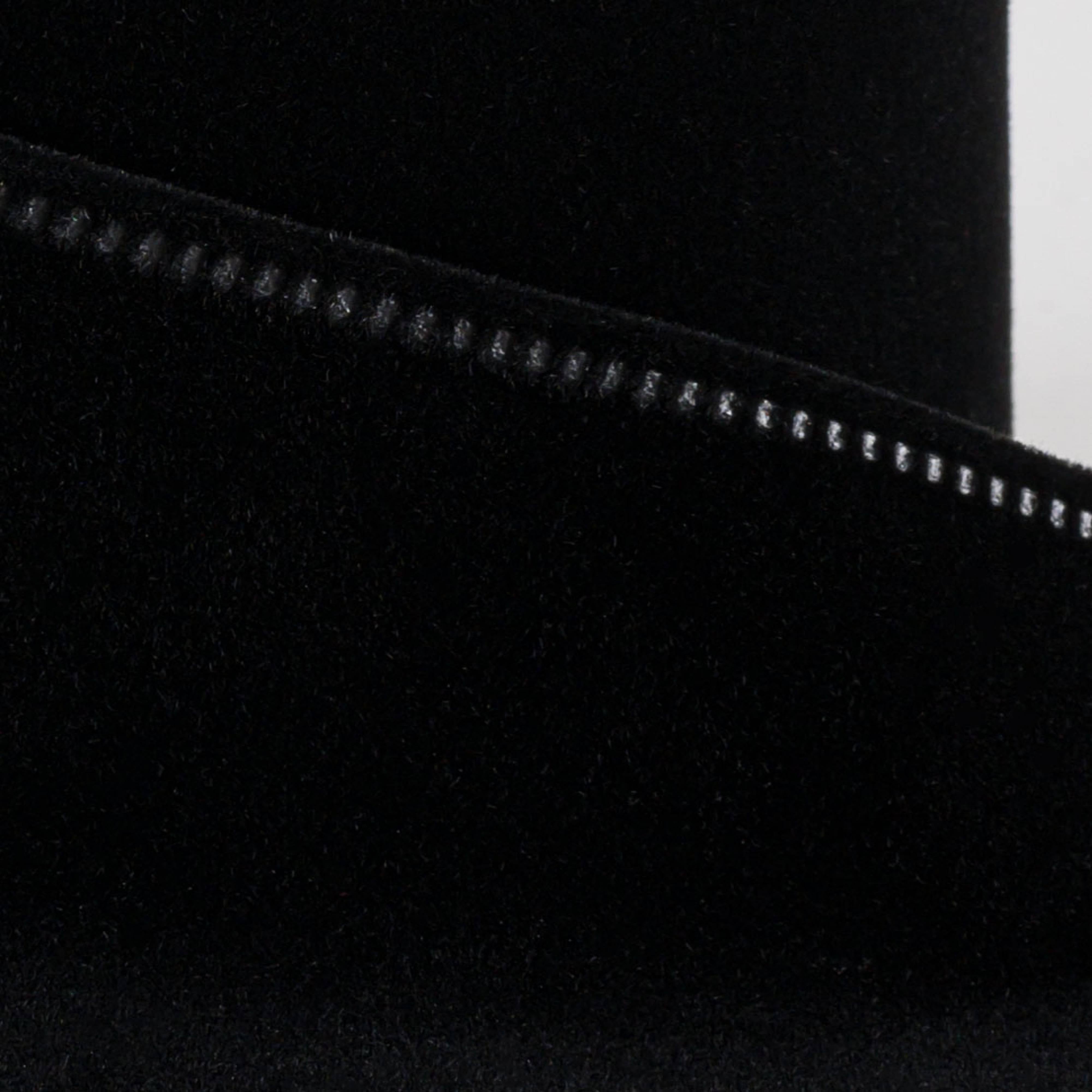4" Value Velvet Ribbon: Black (10 Yards) detail photo 3