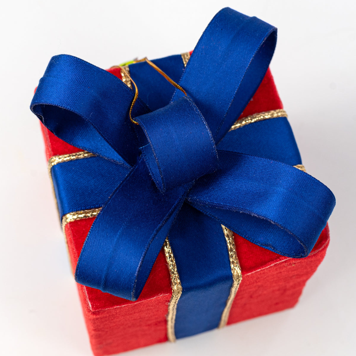 6" Velvet Gift Box Decor: Red & Blue detail photo 3