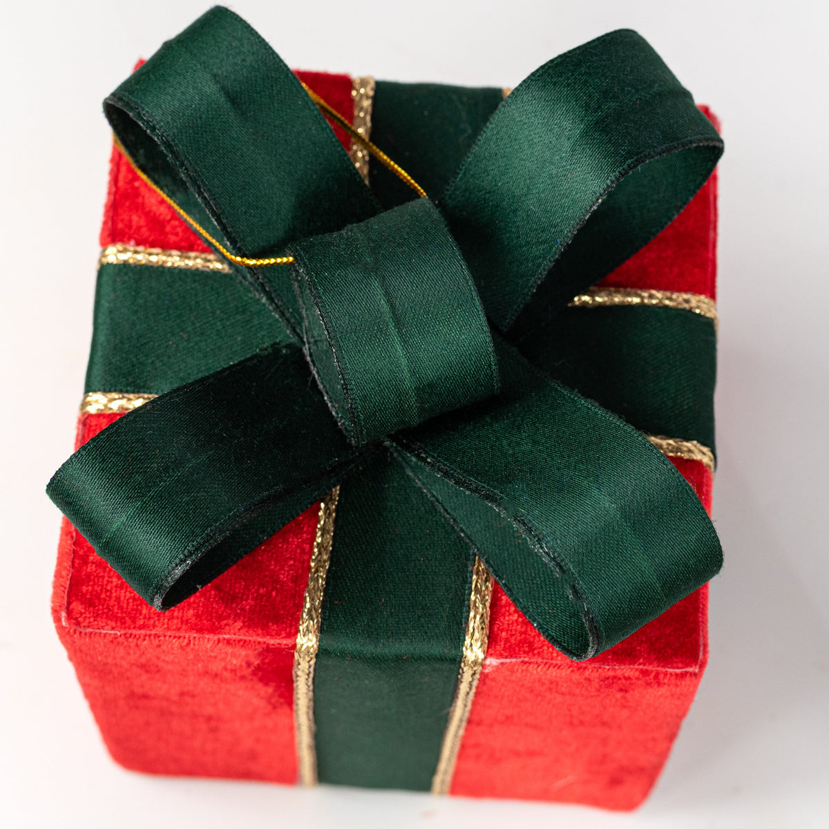 6" Velvet Gift Box Decor: Red & Green detail photo 3