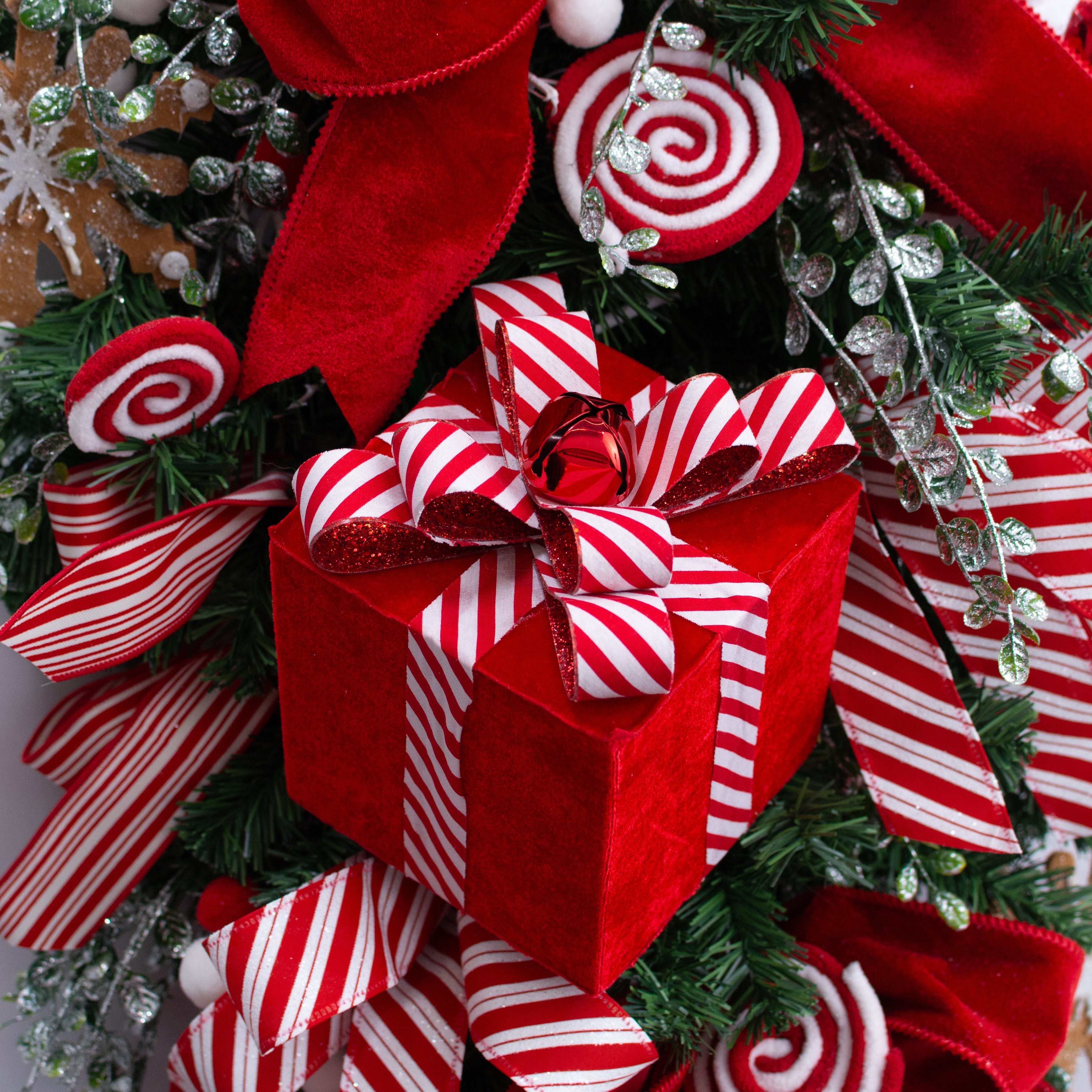 6" Velvet Gift Box Decoration: Red Lifestyle Photo