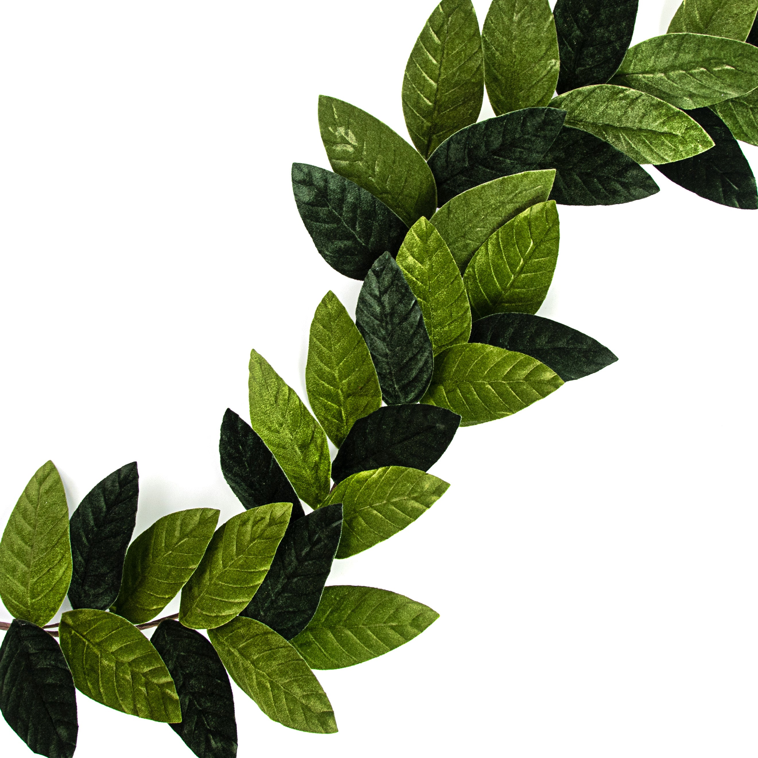 47" Velvet Magnolia Leaf Garland Item Number: XX781342