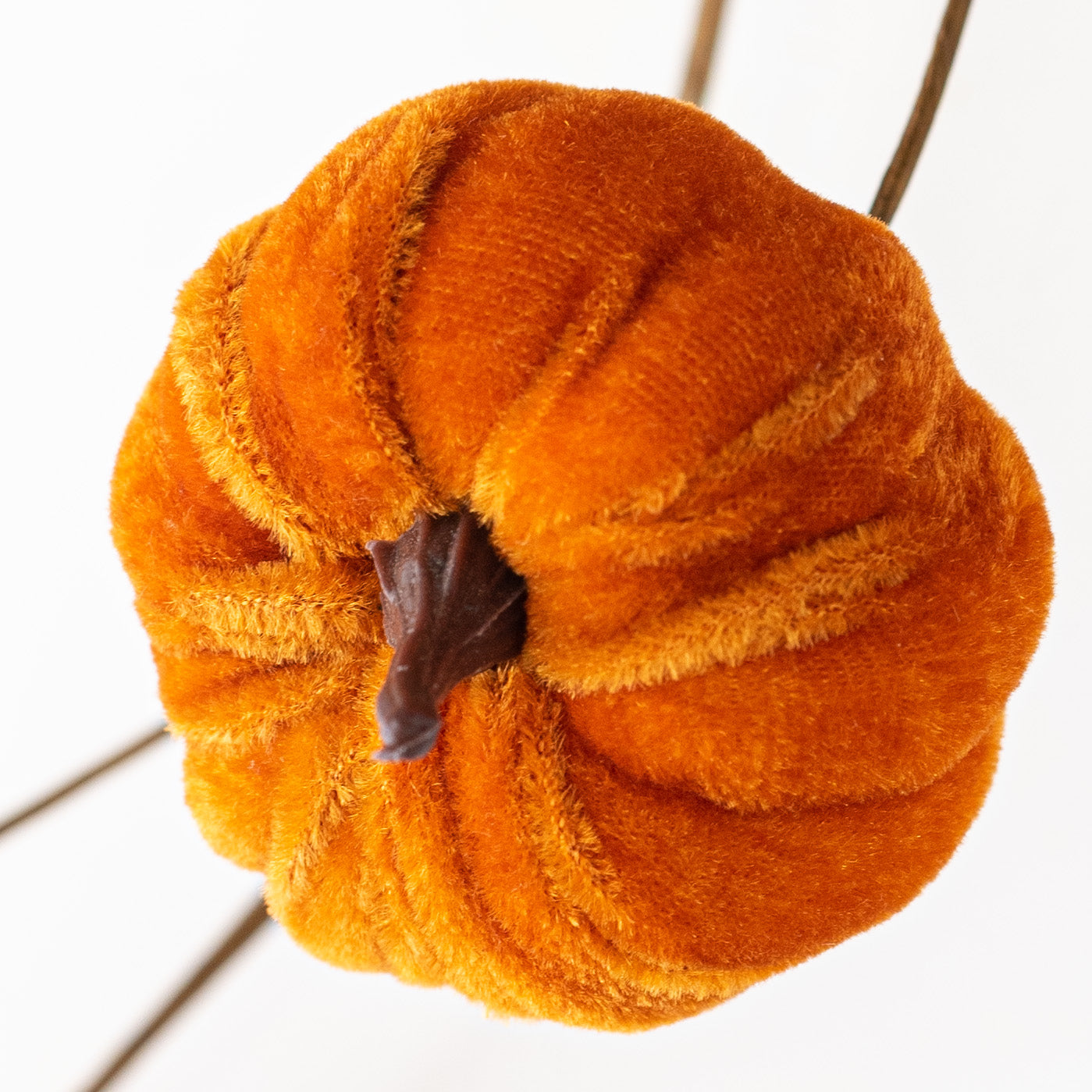 4' Velvet Mini Pumpkin String Garland detail photo 3