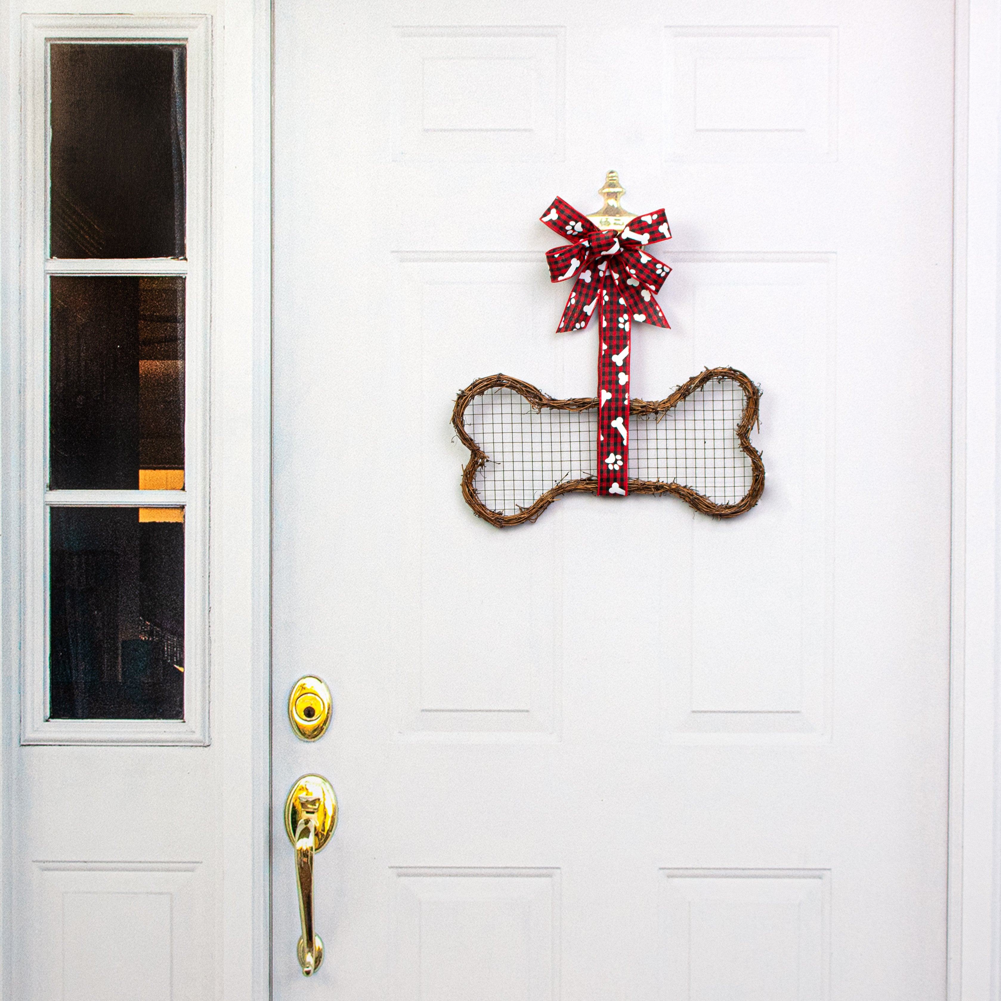 16" Vine Decoration: Wire Dog Bone Lifestyle Photo