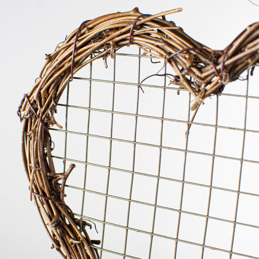 16" Vine Decoration: Wire Dog Bone detail photo 3