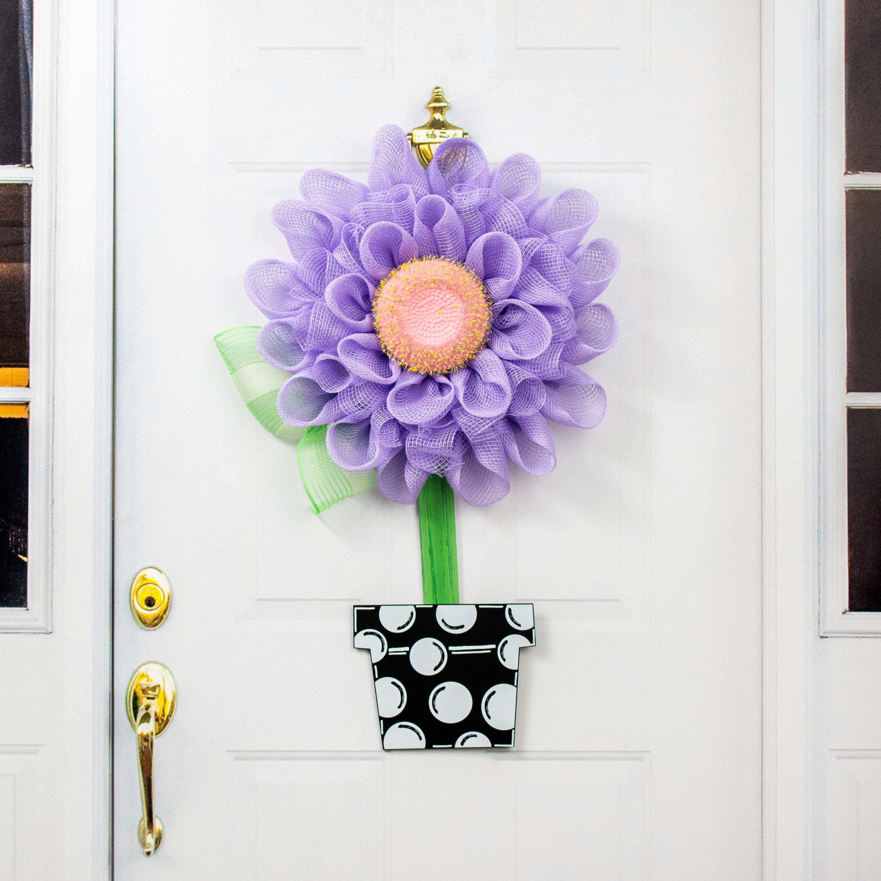 10" Waterproof Flower Pot Kit Lifestyle Photo
