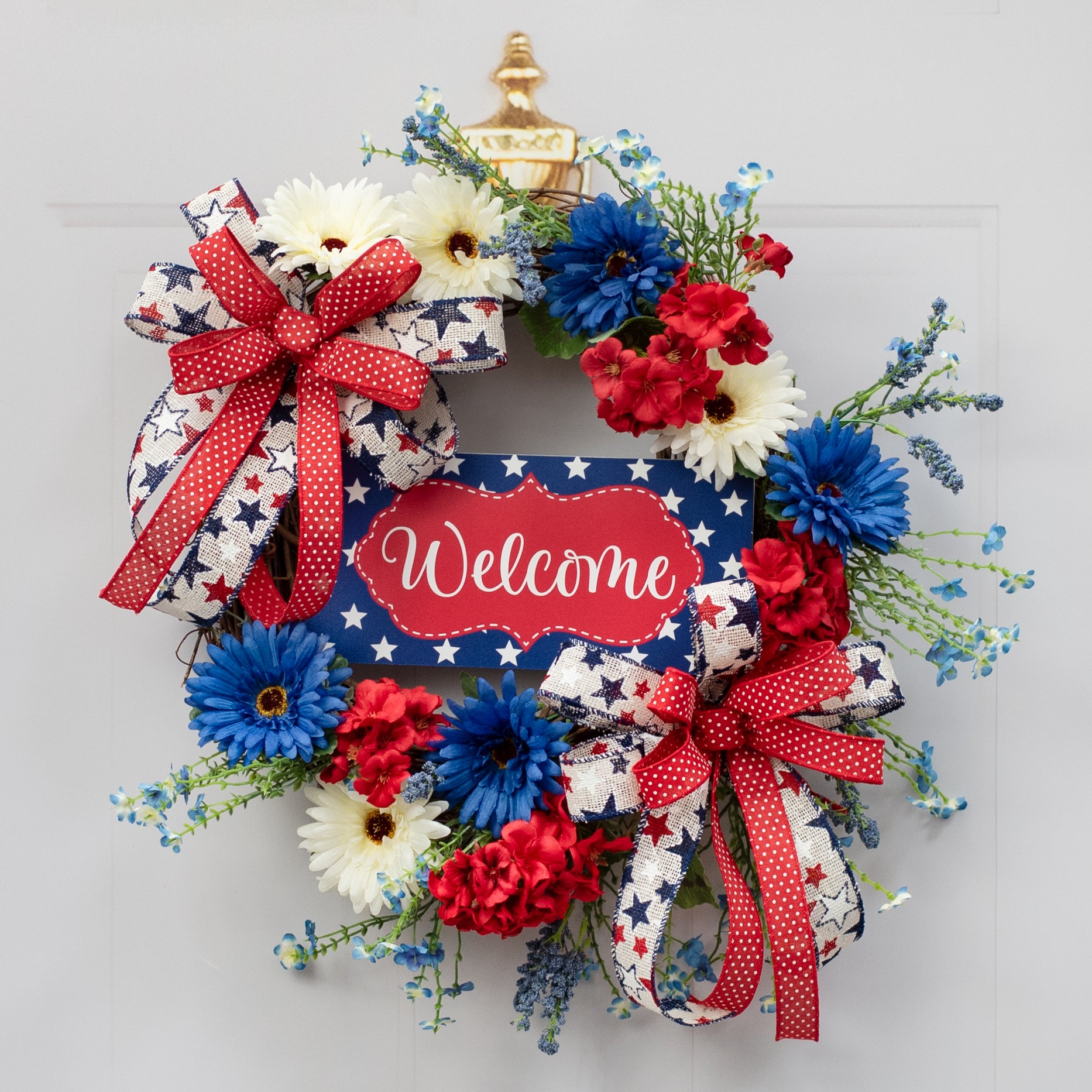 10.5" Waterproof Sign: Scalloped Welcome Patriotic Stars Lifestyle Photo