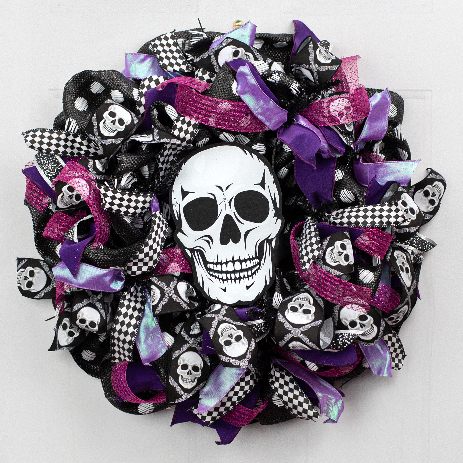 9.5" Waterproof Skull Lifestyle Photo